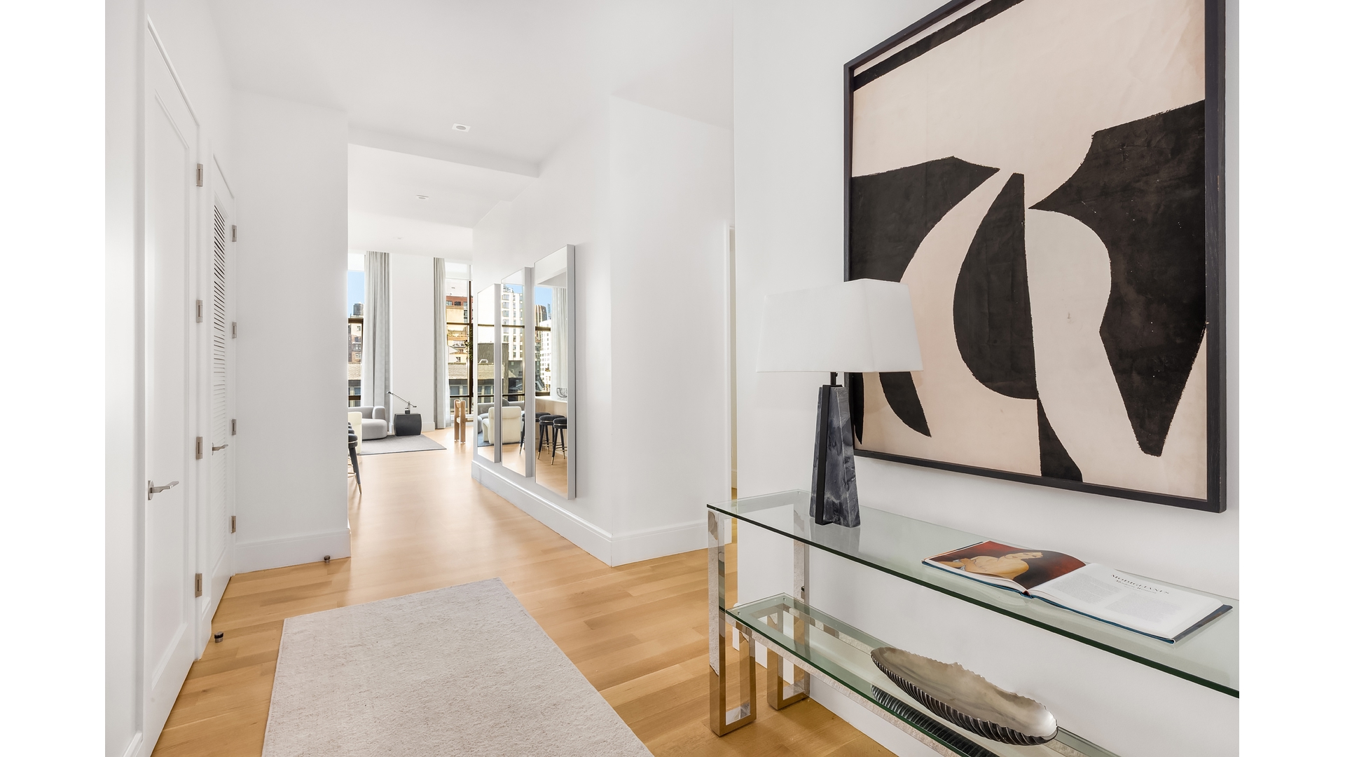 215 E 19TH Street 8E