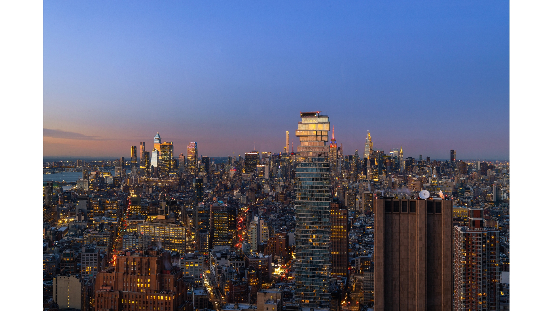 30 PARK Place 67A
