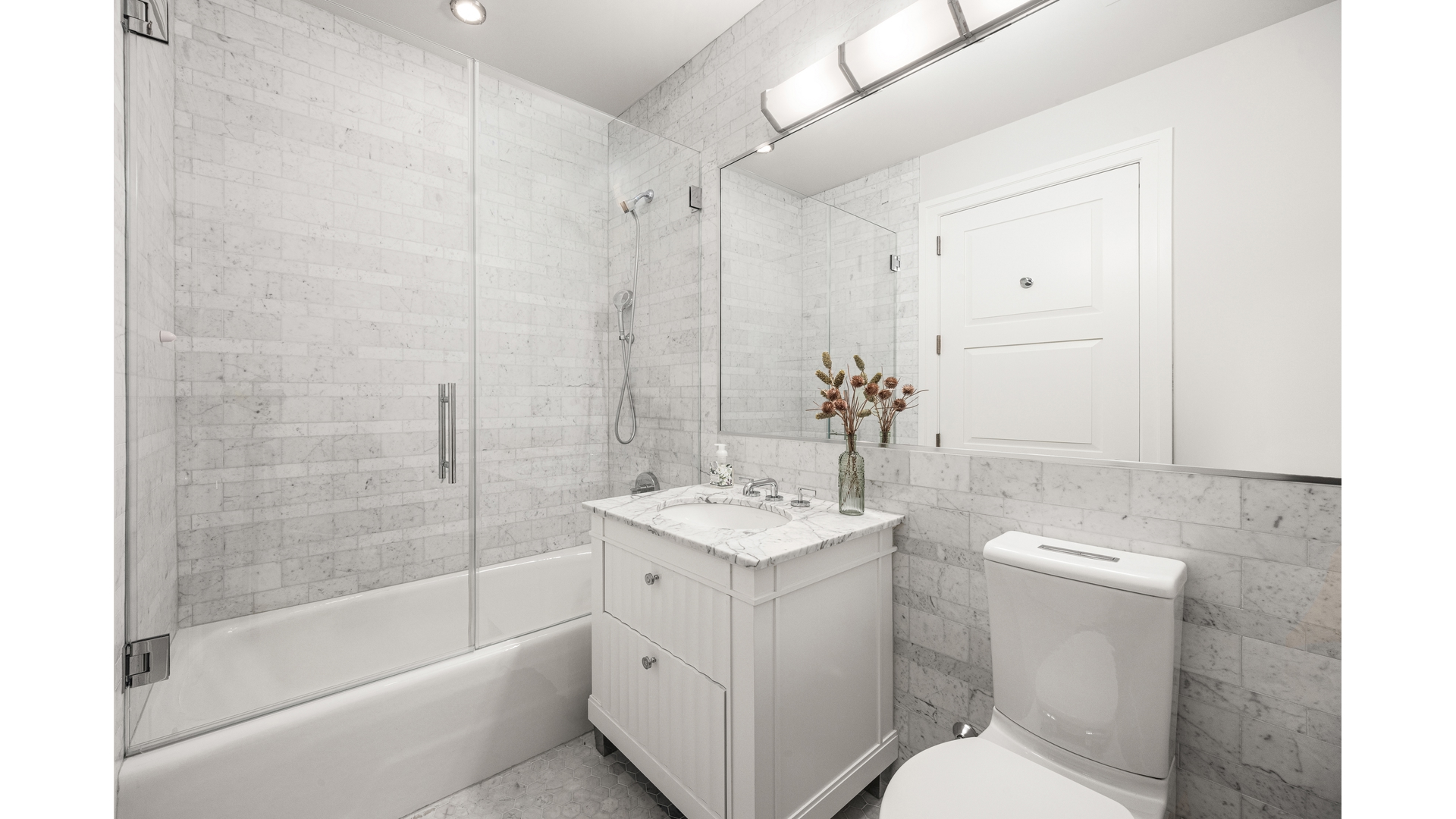 30 PARK Place 67A