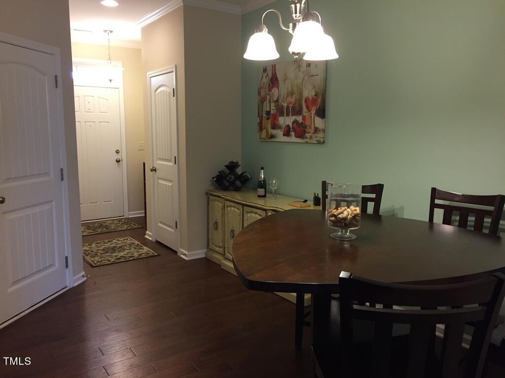 228 Skyros Loop