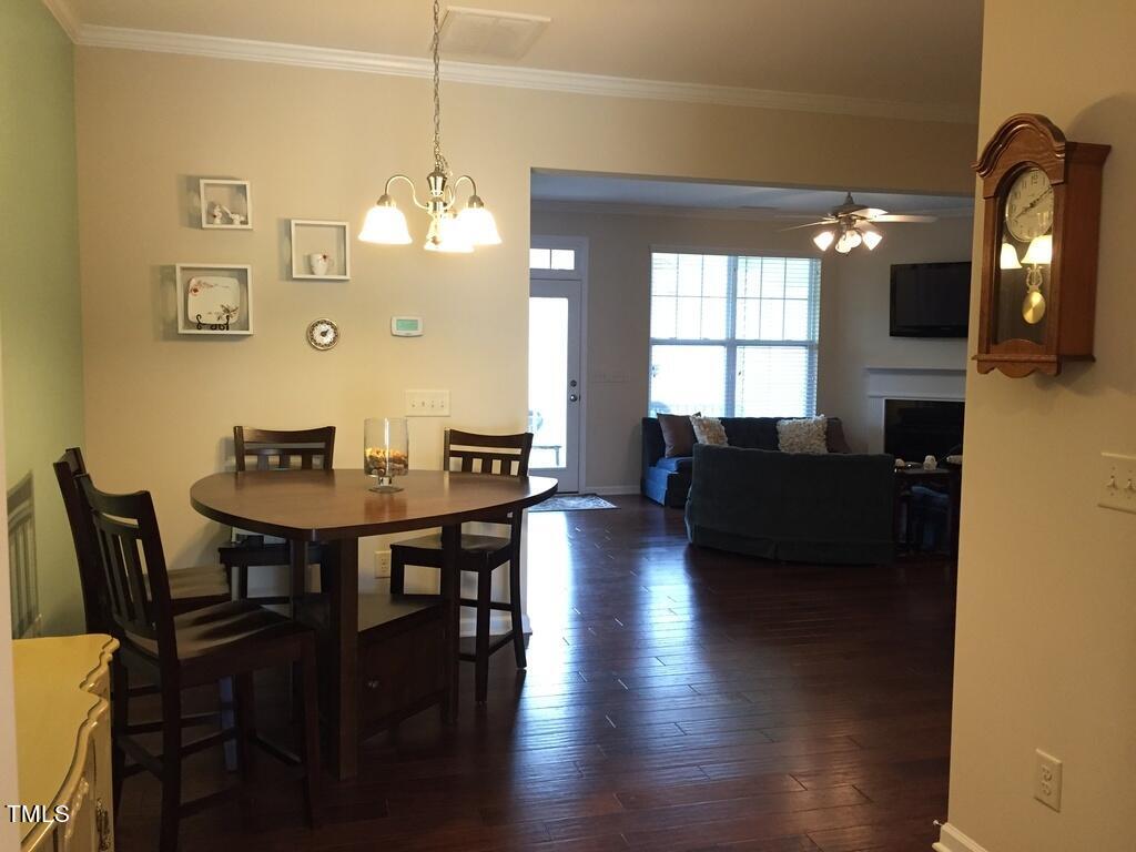 228 Skyros Loop
