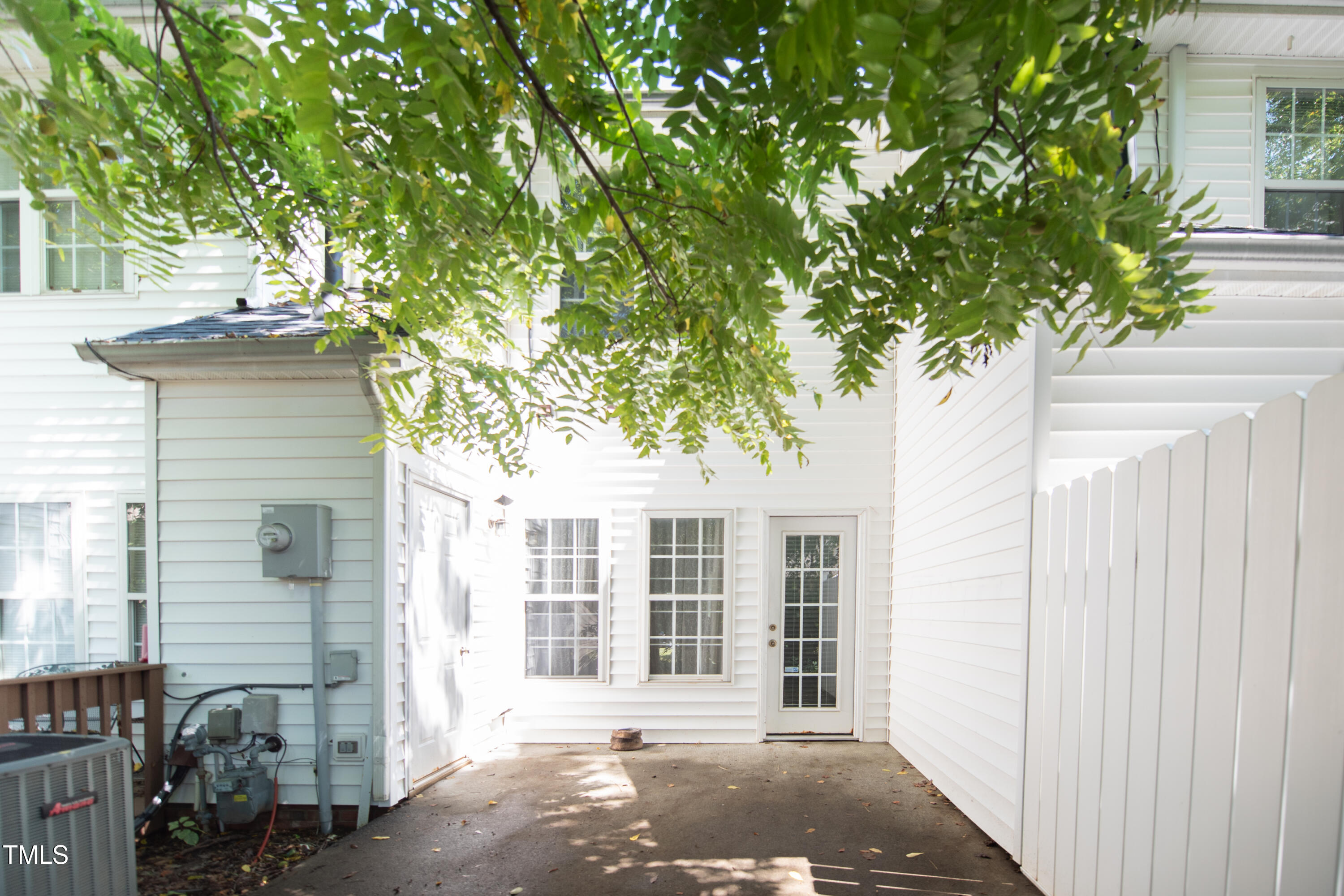 2 Moorefield Court
