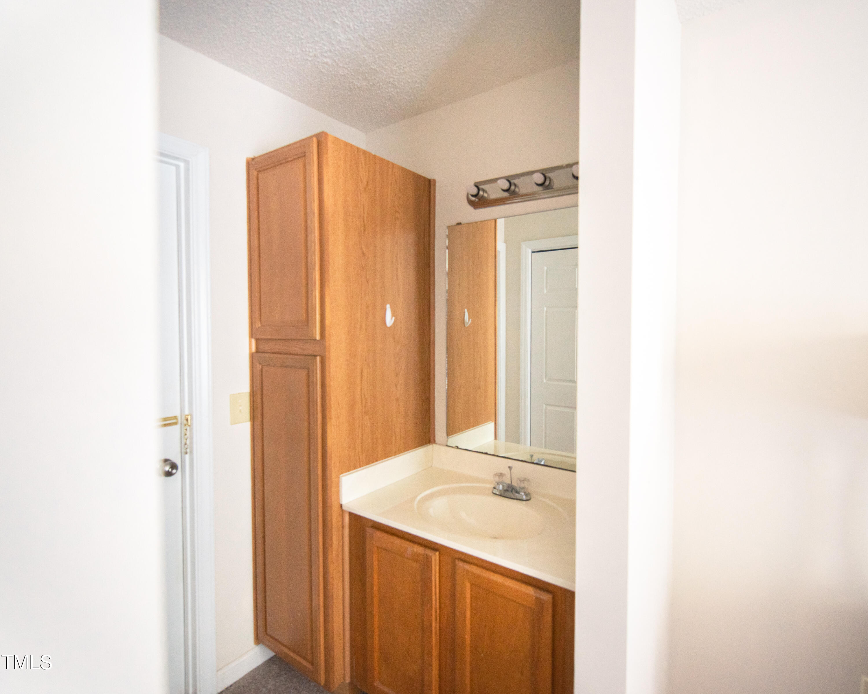 2 Moorefield Court