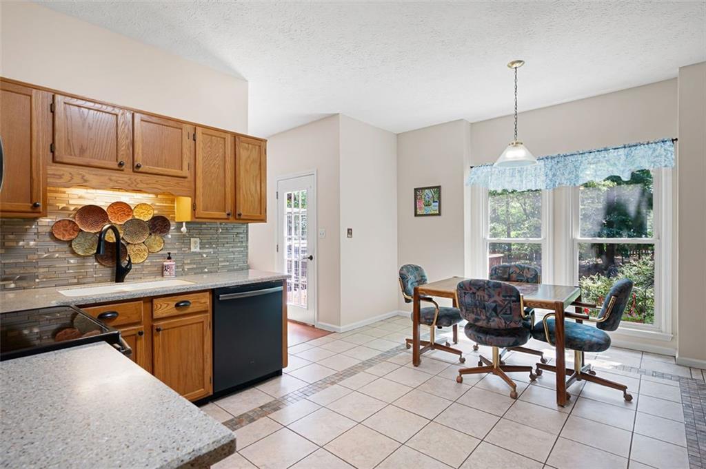 3274 ENCLAVE Court NW