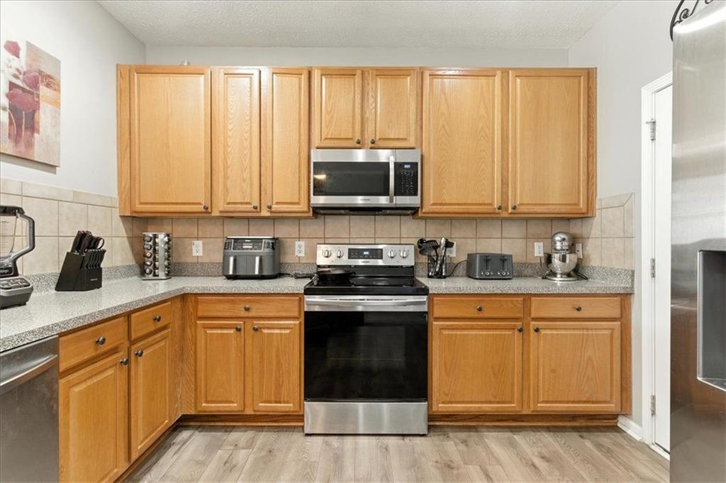 302 OAK LEAF Place