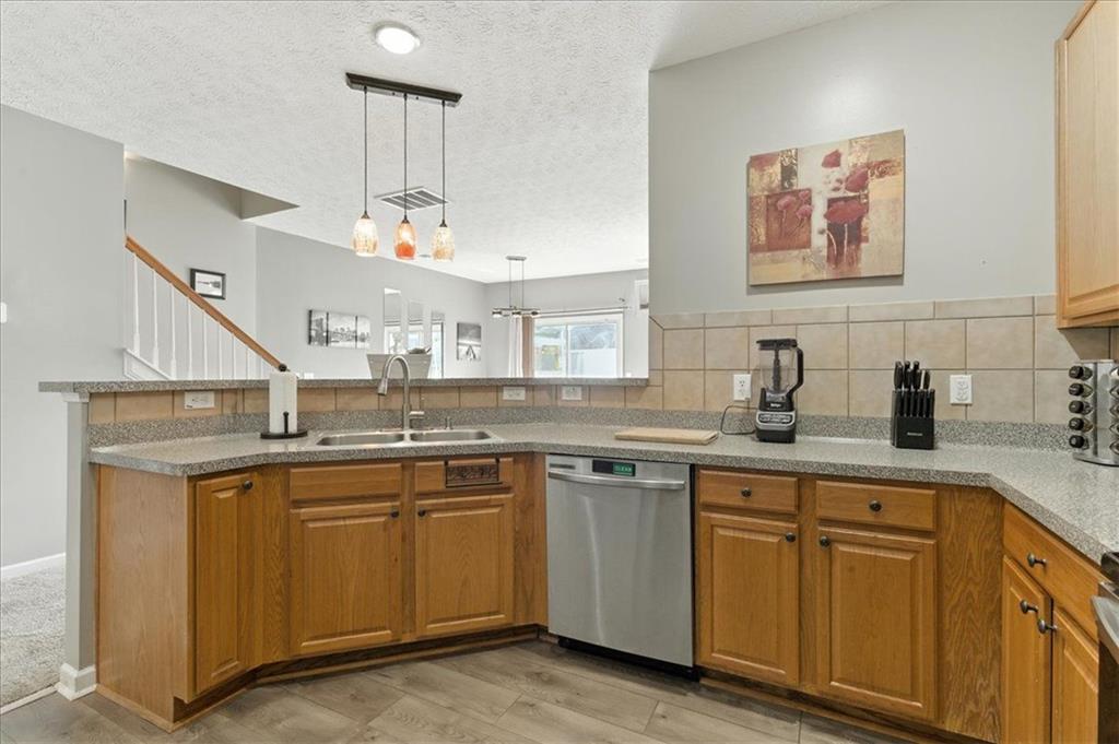 302 OAK LEAF Place