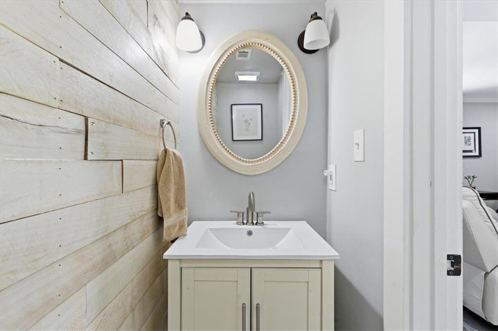 2855 PEACHTREE Road NE Unit 124