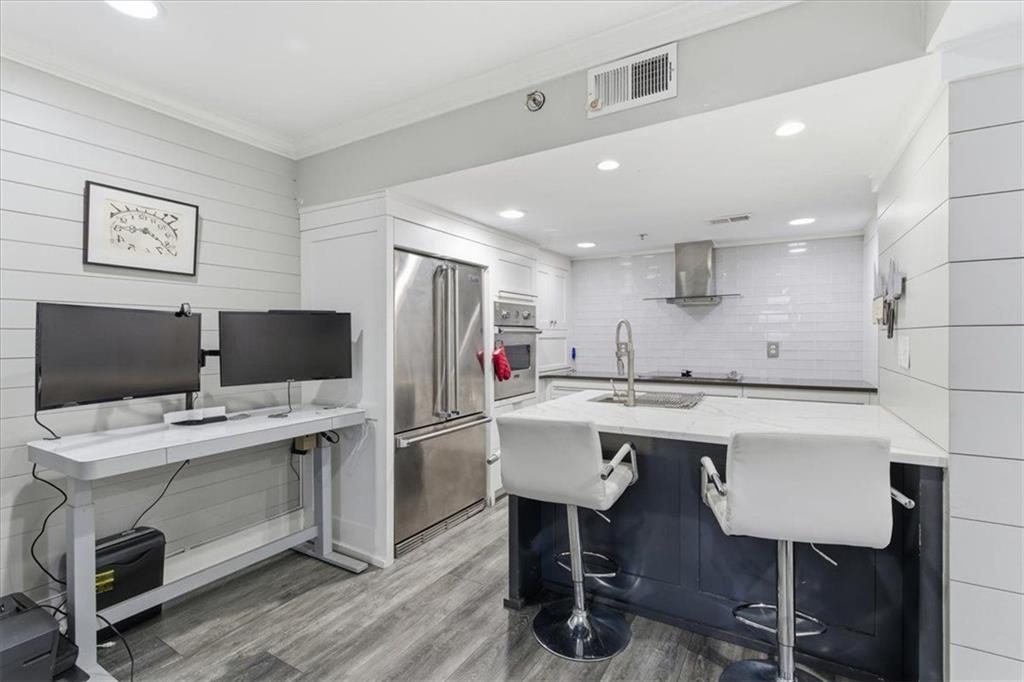 2855 PEACHTREE Road NE Unit 124