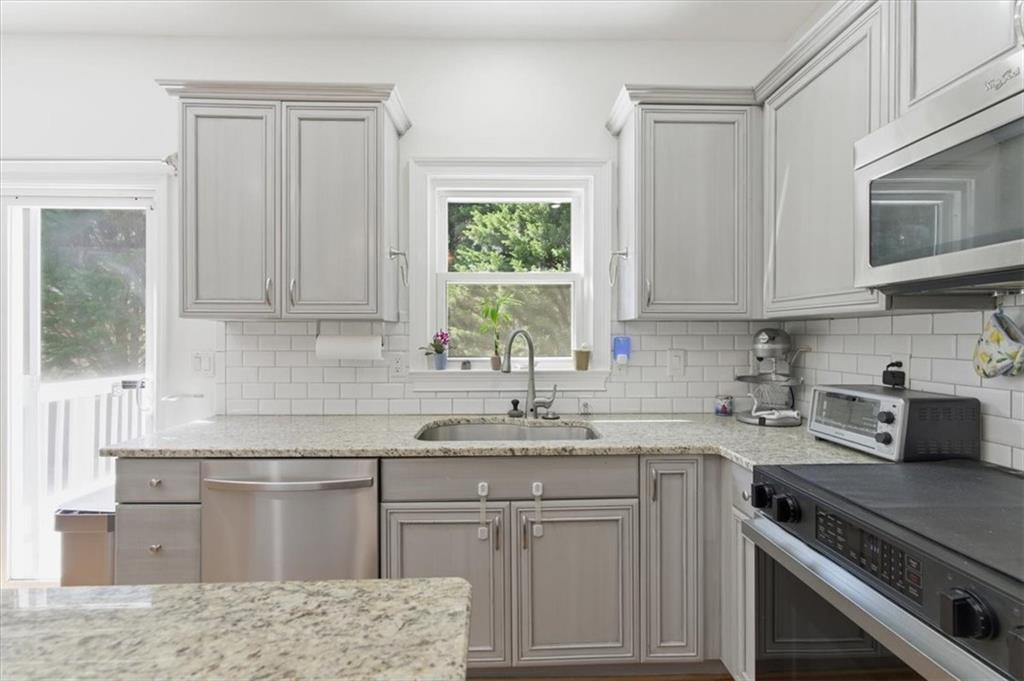 3083 Woodbridge Lane