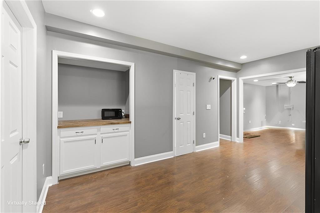 3083 Woodbridge Lane