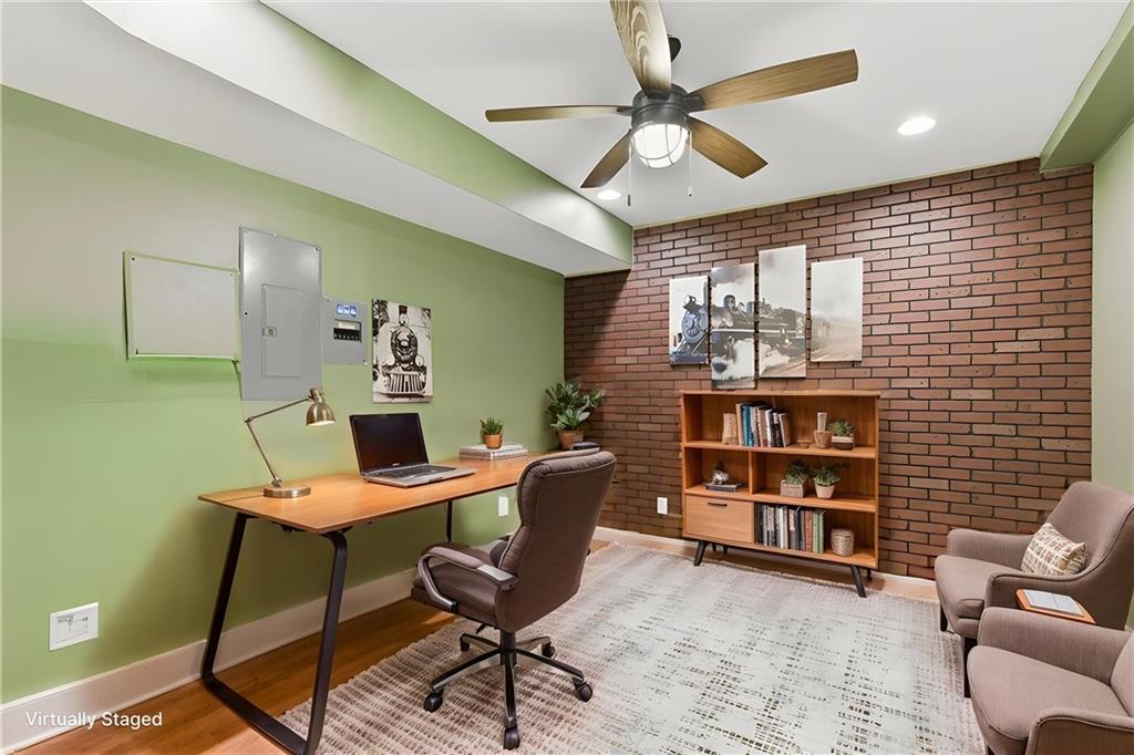 3083 Woodbridge Lane