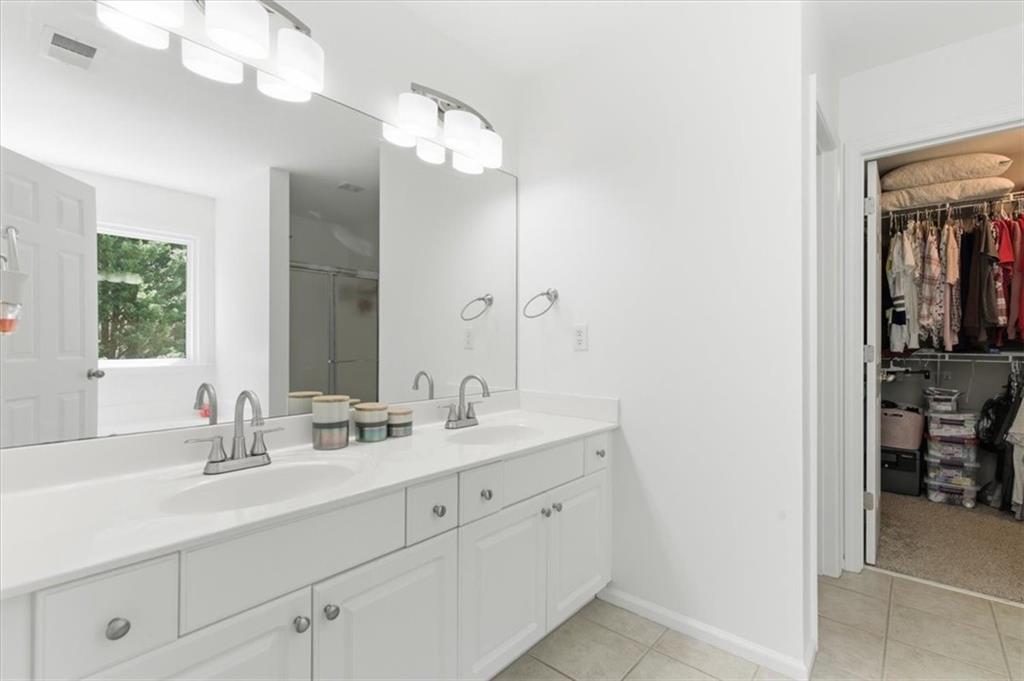 3083 Woodbridge Lane