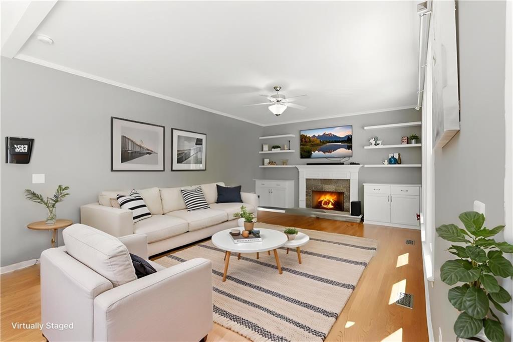 3083 Woodbridge Lane