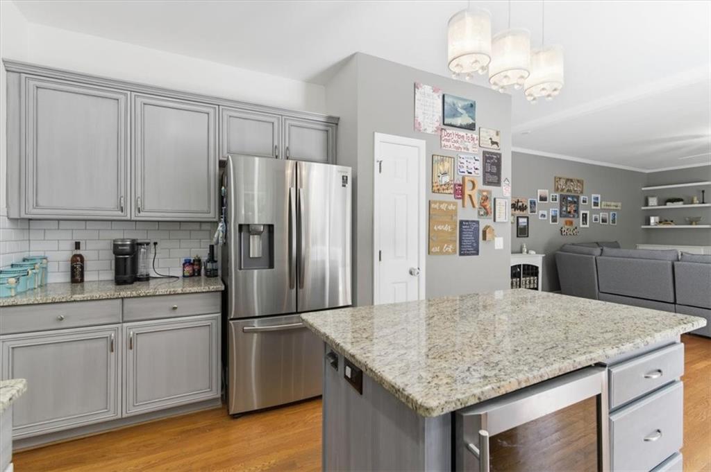 3083 Woodbridge Lane