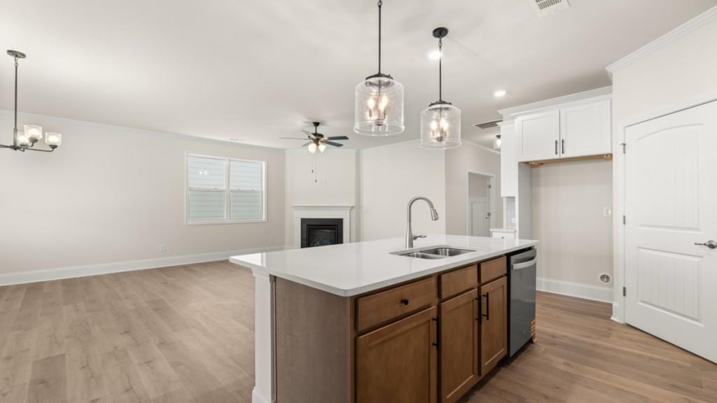 86 Lakeview Point