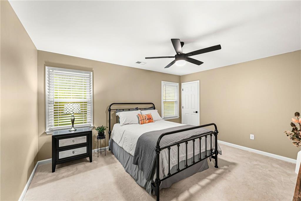 2437 Retreat Close