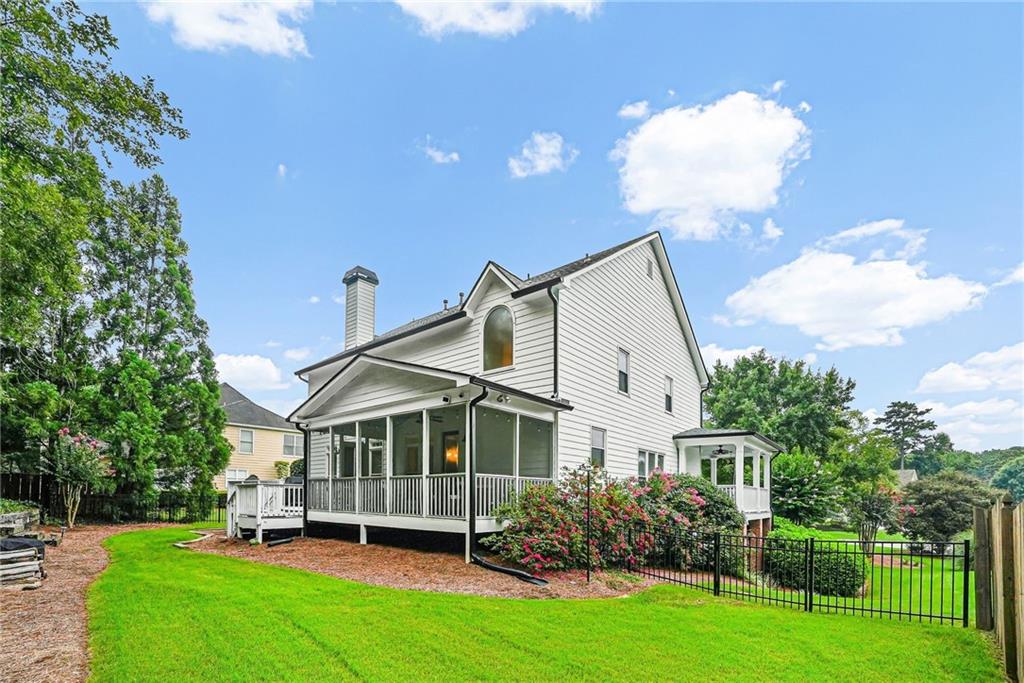 2437 Retreat Close