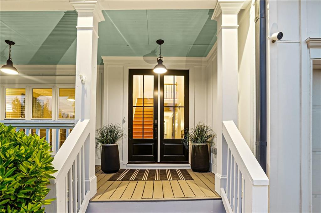 2437 Retreat Close