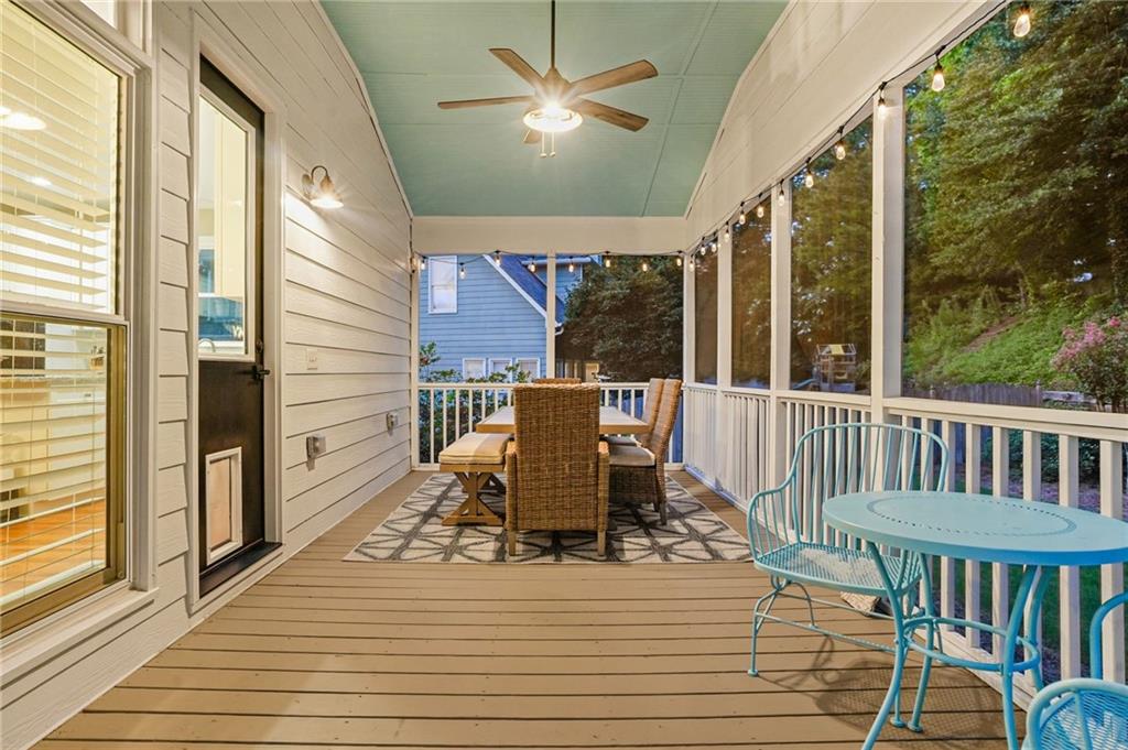 2437 Retreat Close