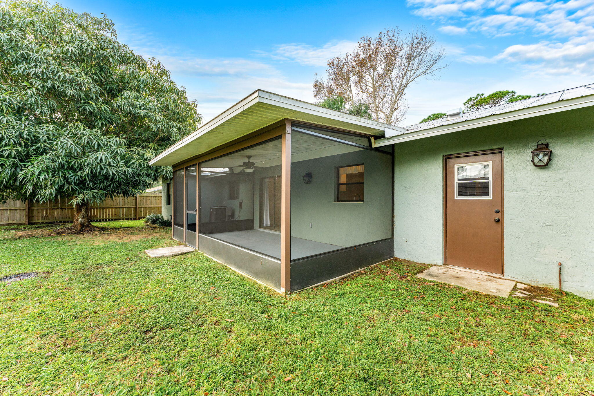 321 Christmas Avenue SE