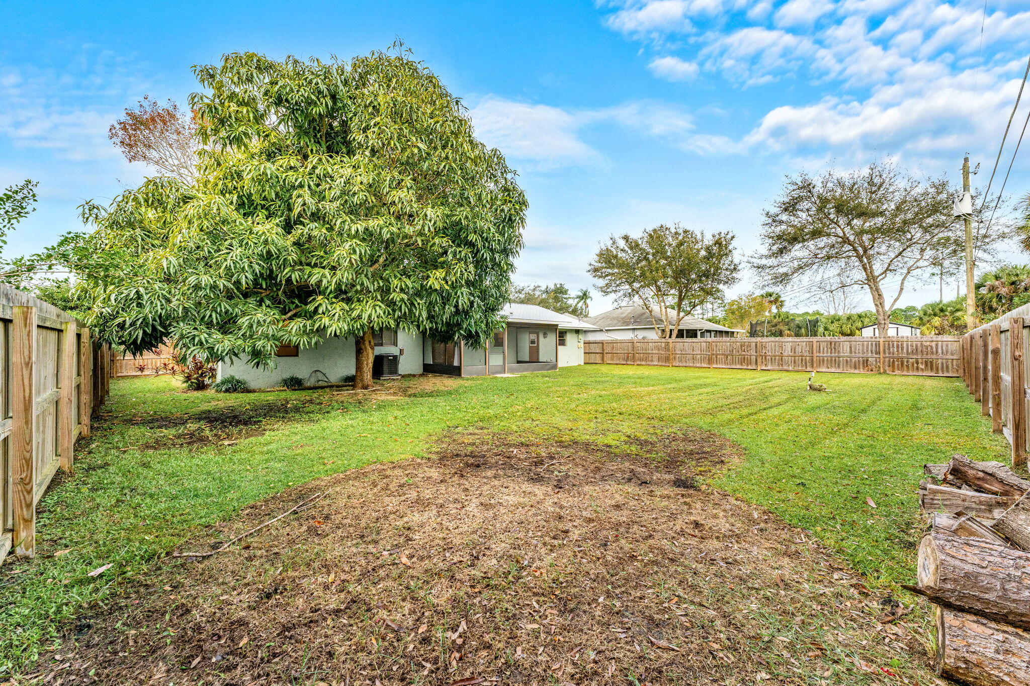 321 Christmas Avenue SE