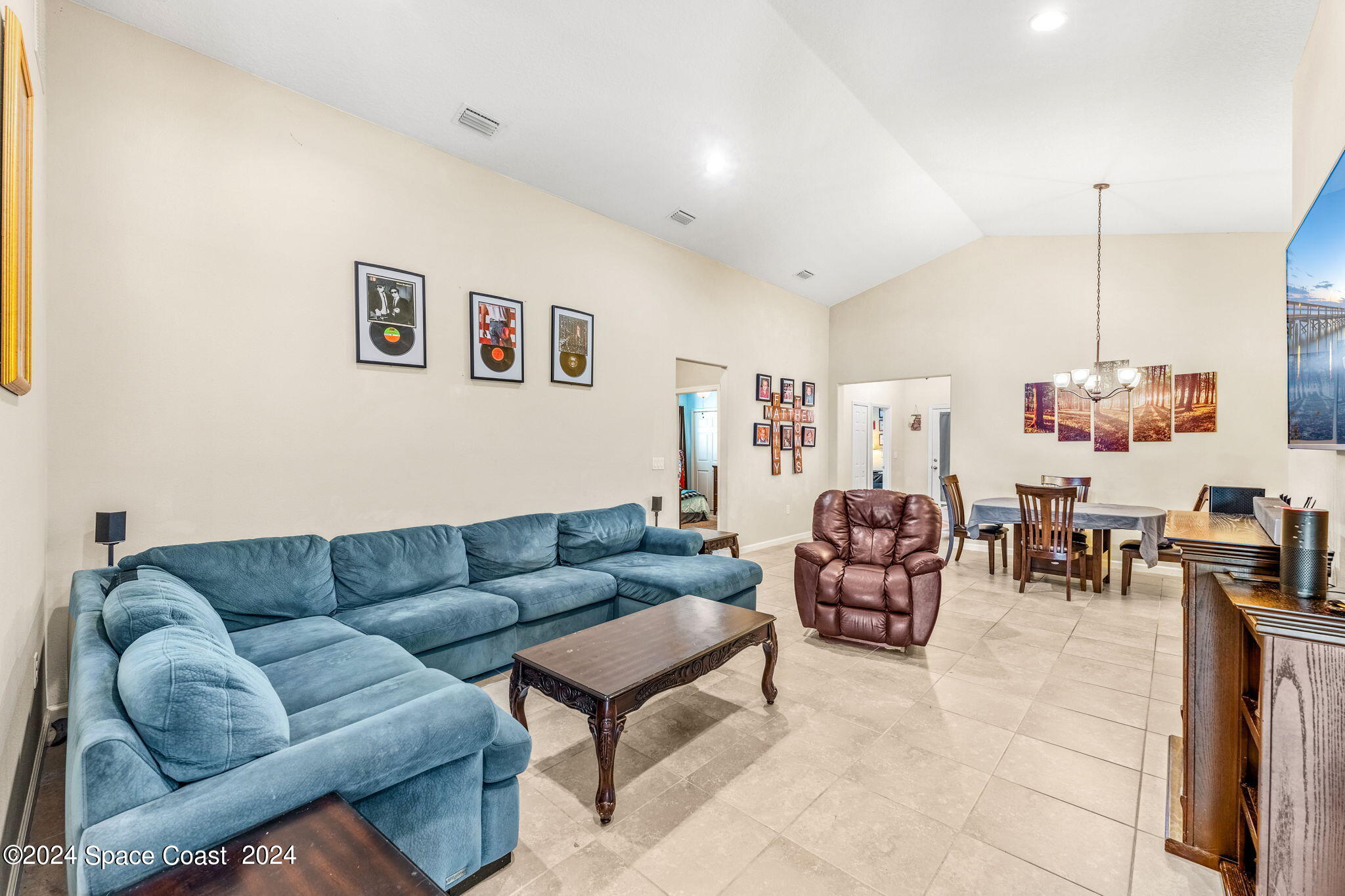 411 Trymore Drive SE