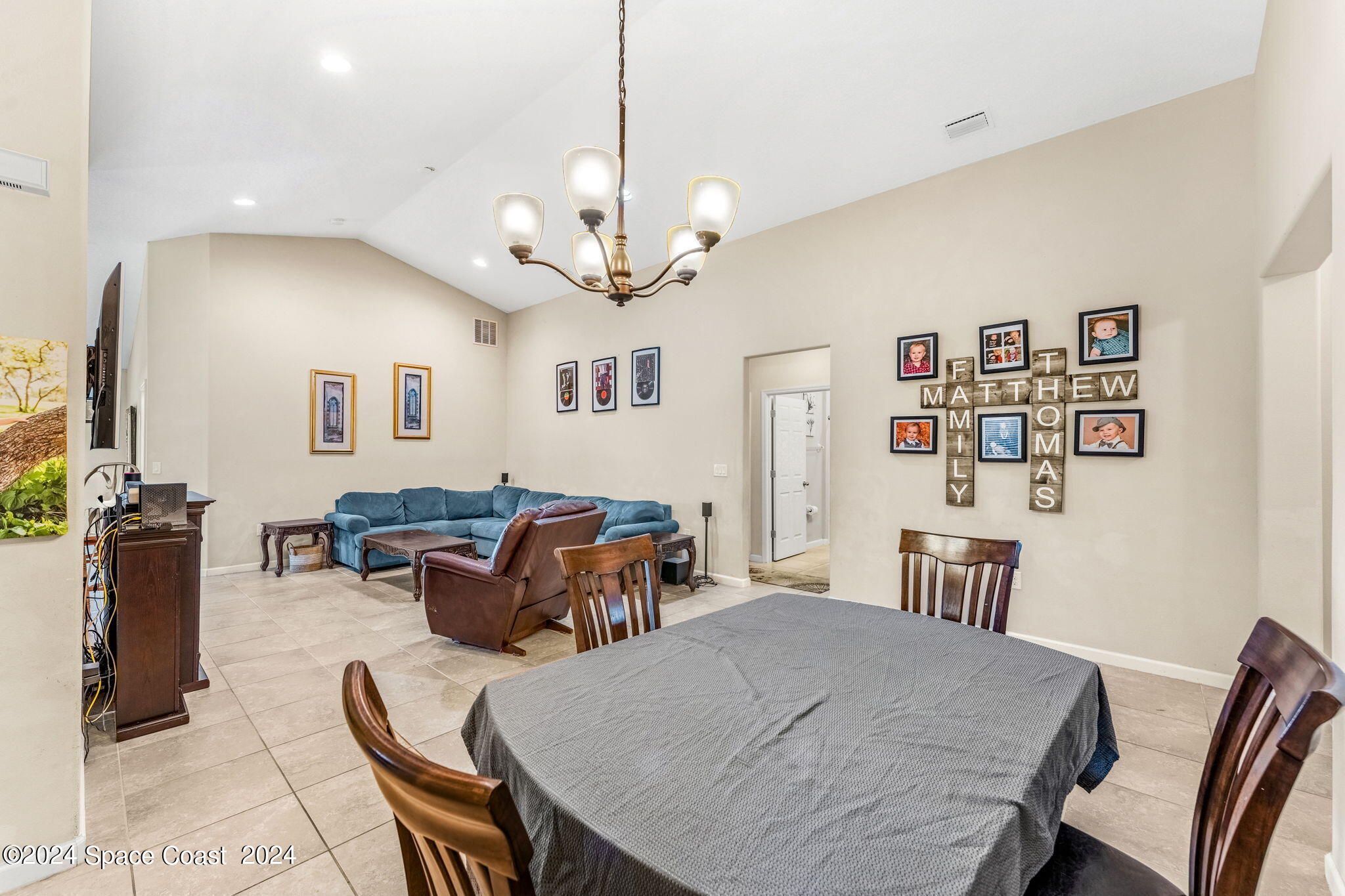411 Trymore Drive SE