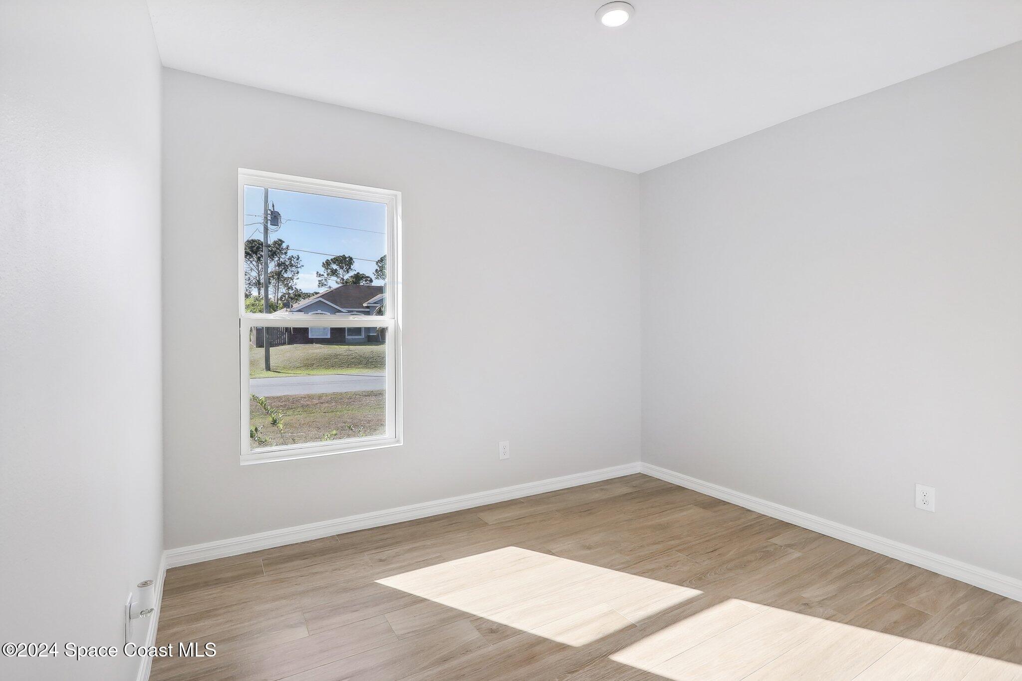 505 Titan Road SE