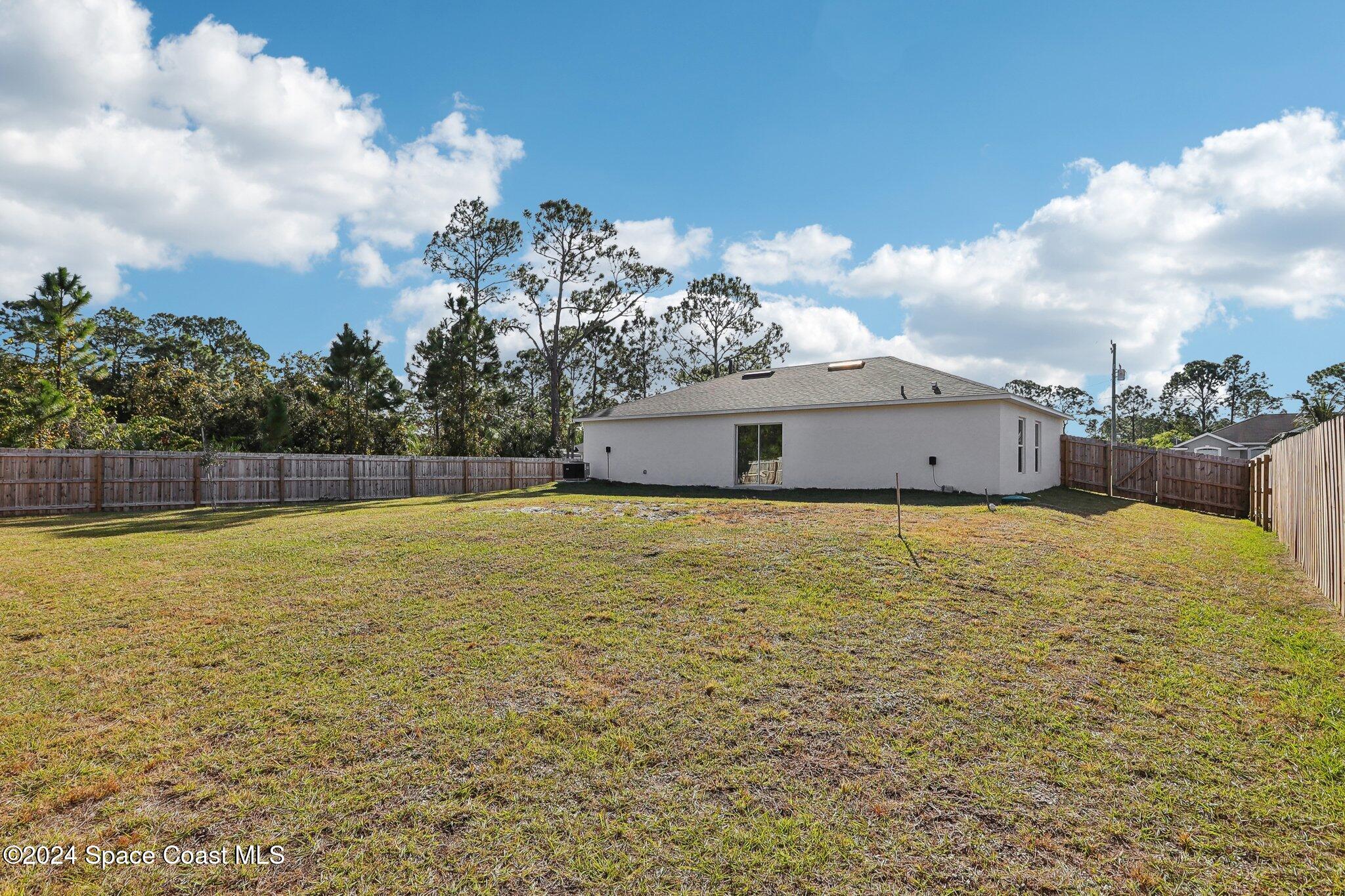 505 Titan Road SE