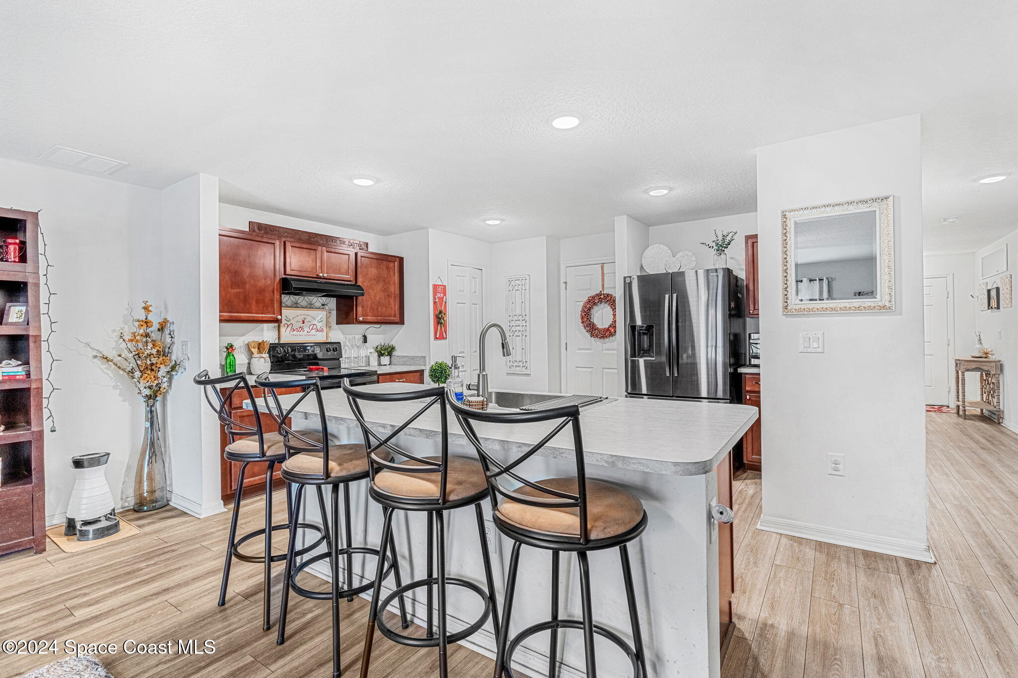 461 Black Horse Street SE