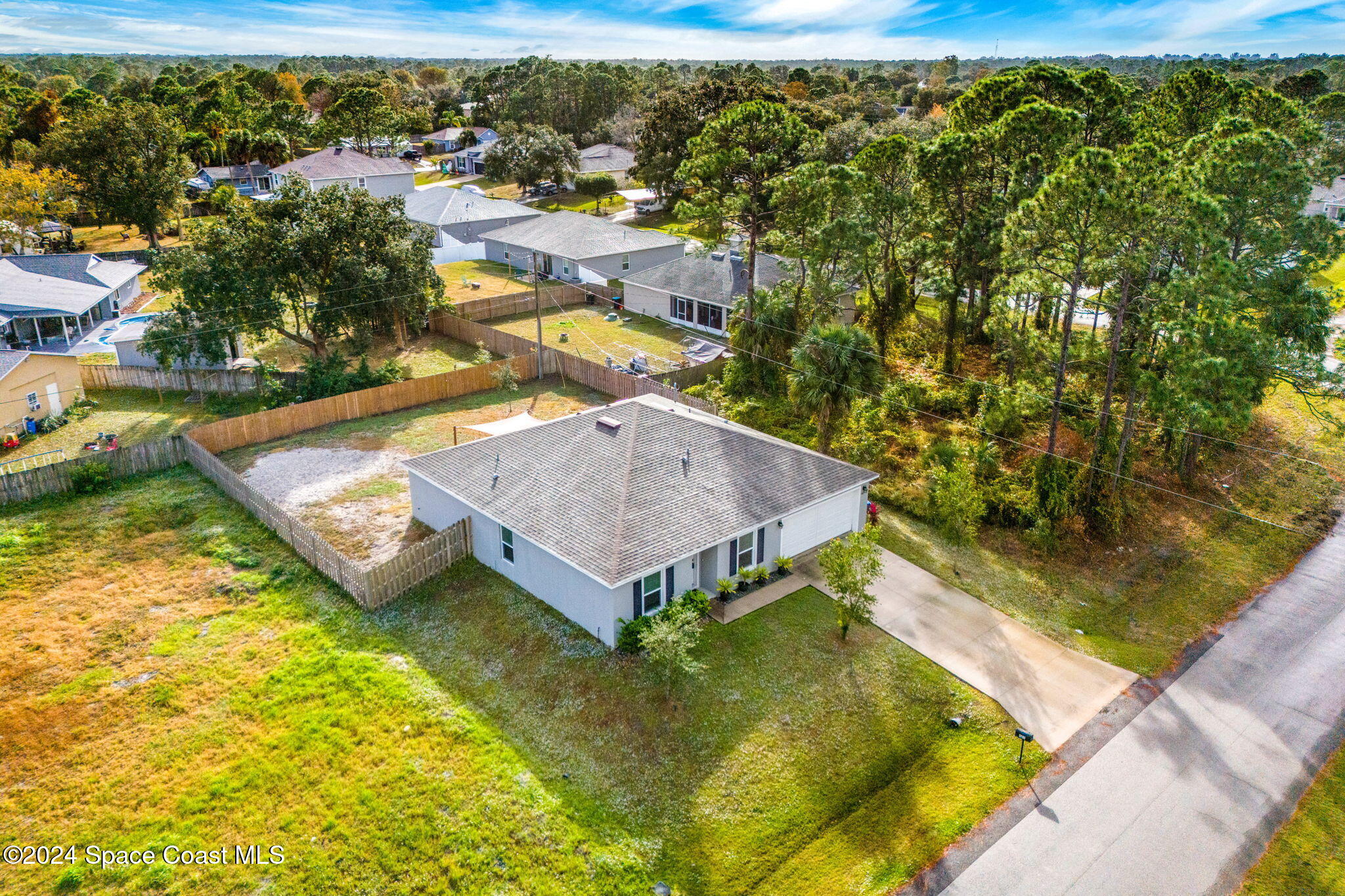 461 Black Horse Street SE