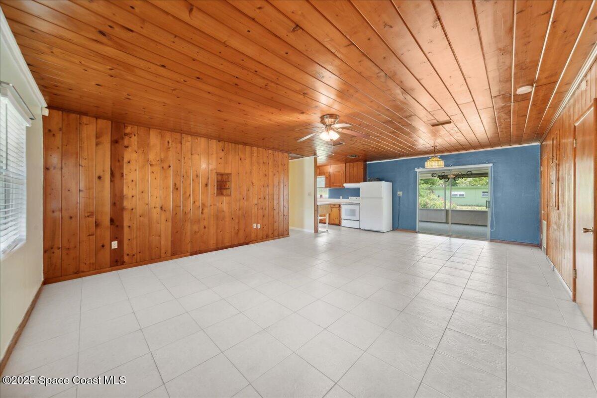 329 Lake Court