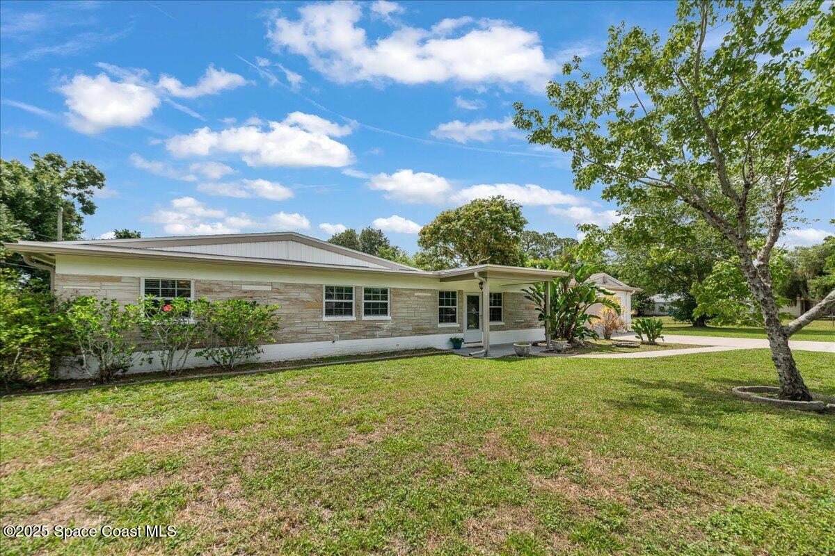 329 Lake Court