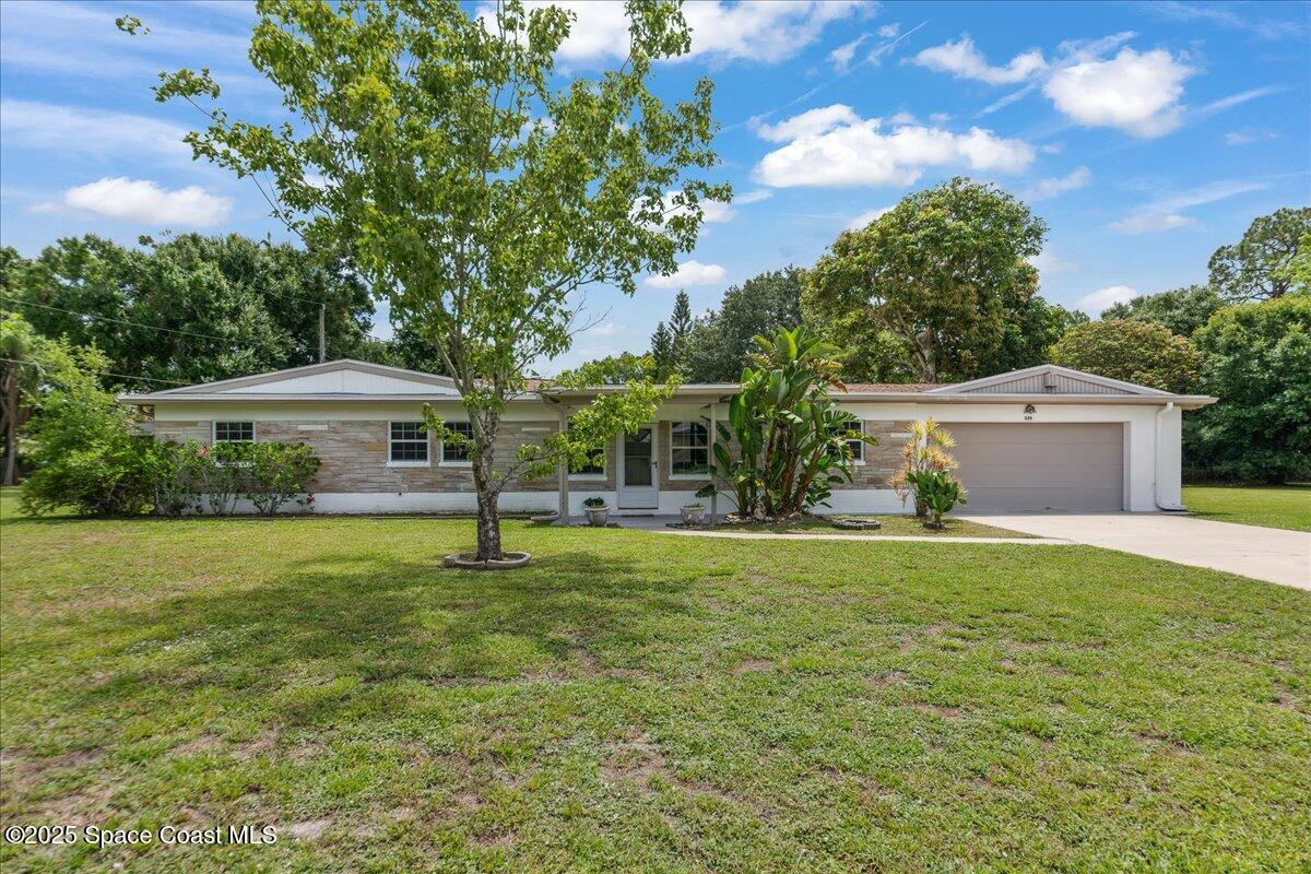 329 Lake Court