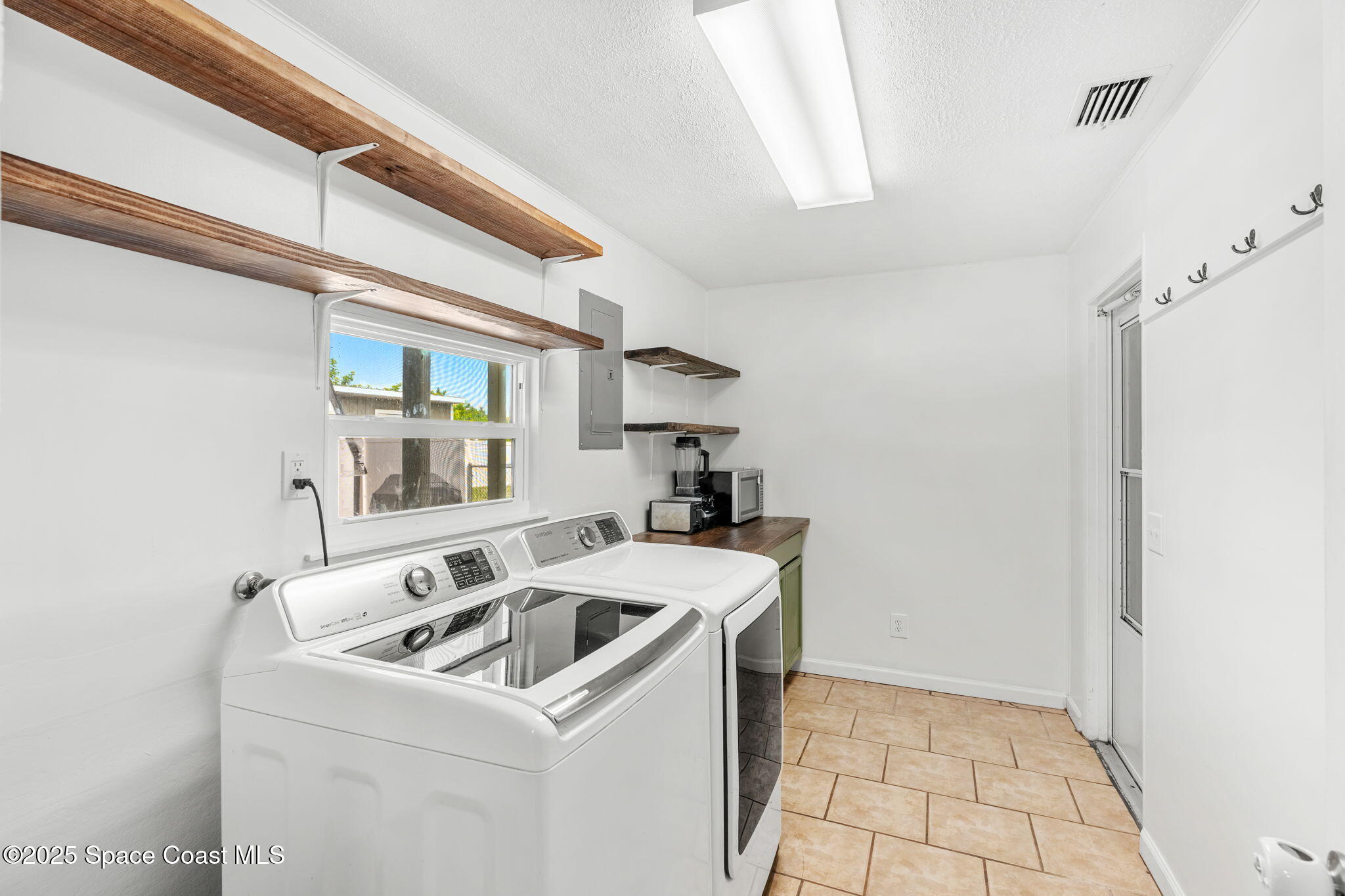 1236 Arnold Drive