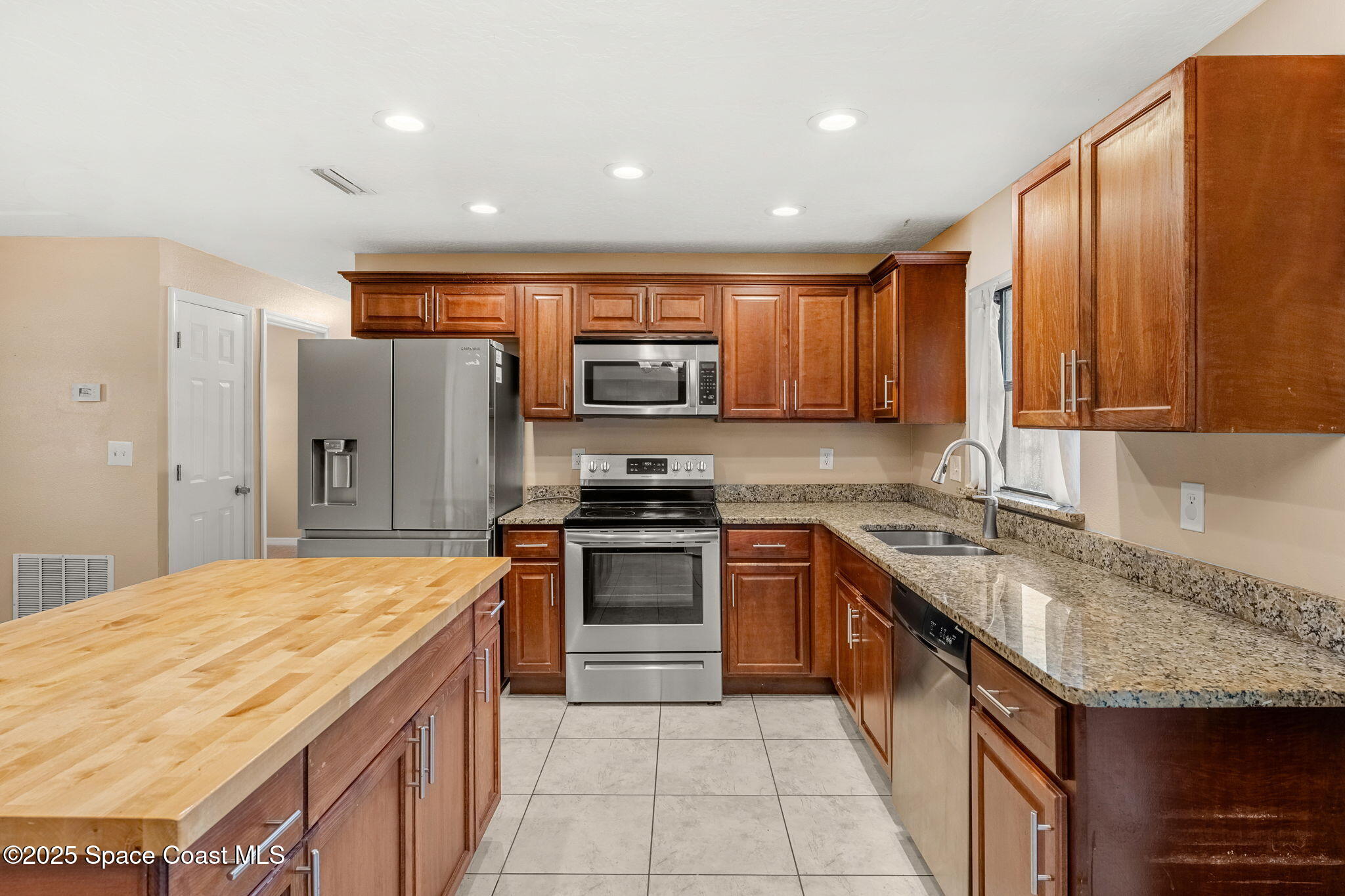 2508 Hathaway Drive