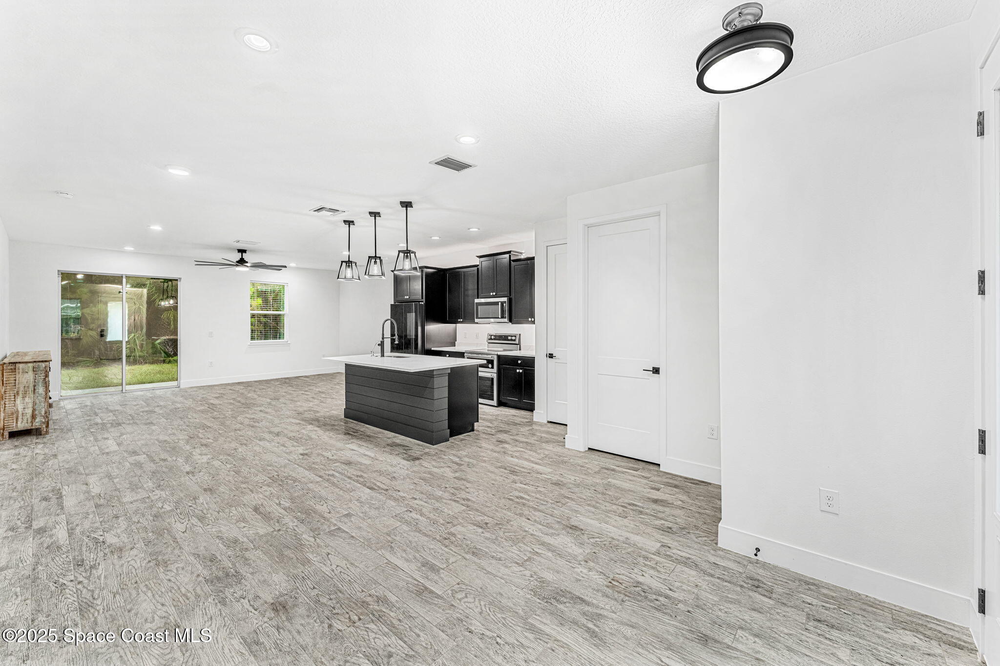 2737 Fields Avenue SE