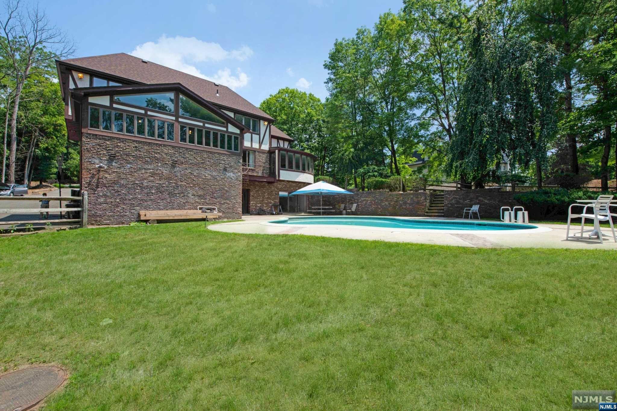 245 East Saddle River Road