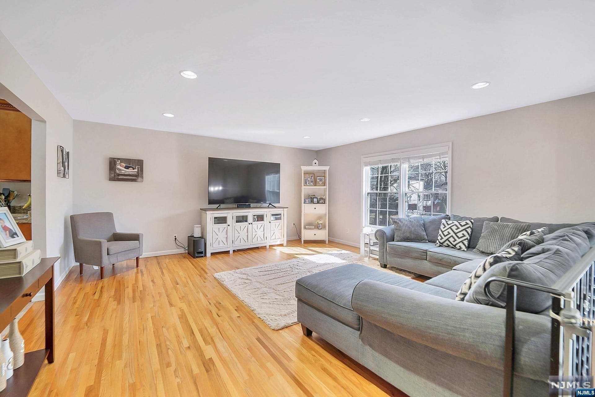 52 Beechwood Drive