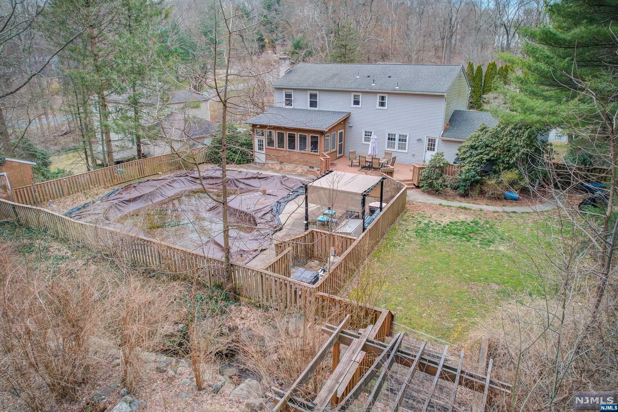 6 Sweetwater Lane
