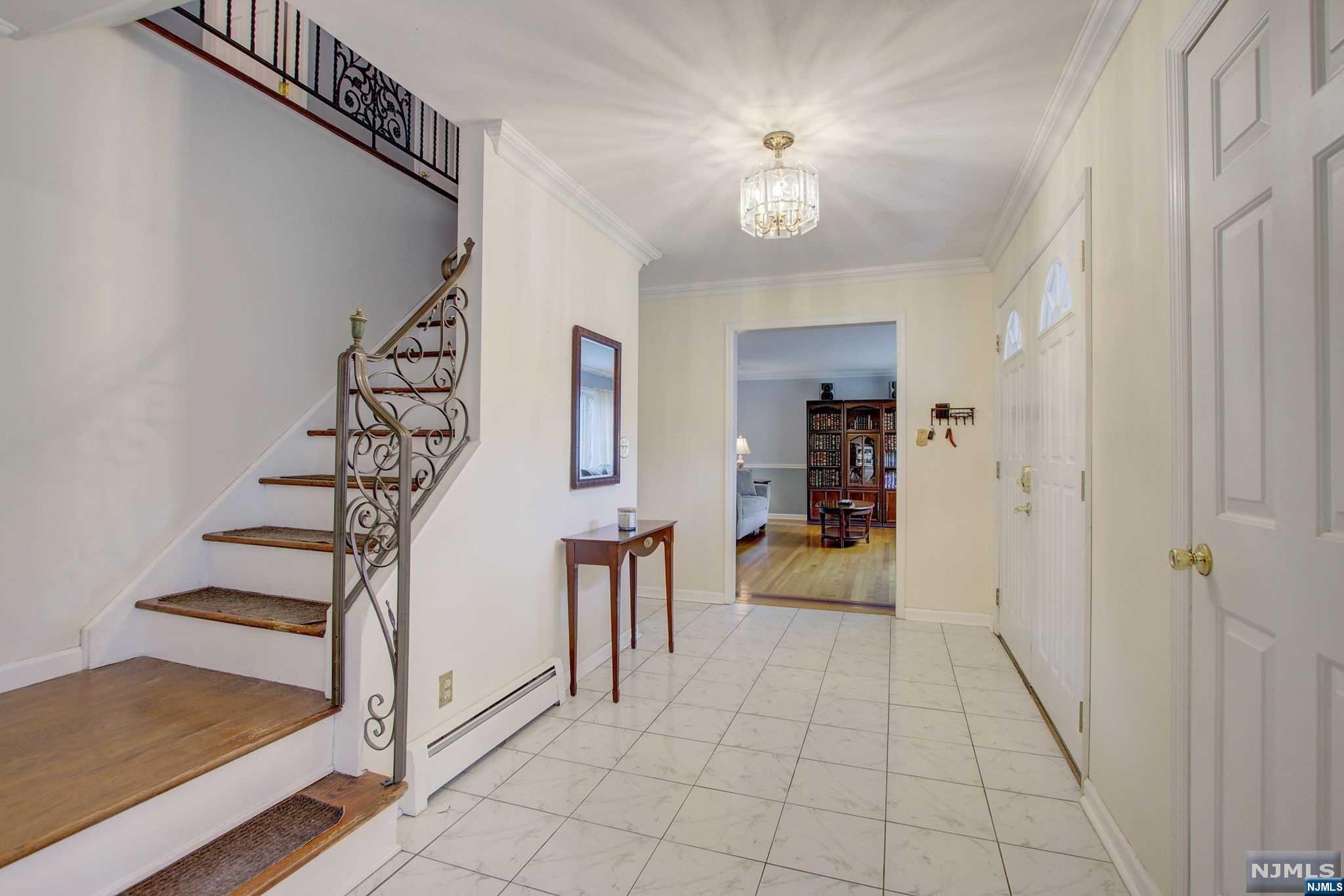 6 Sweetwater Lane