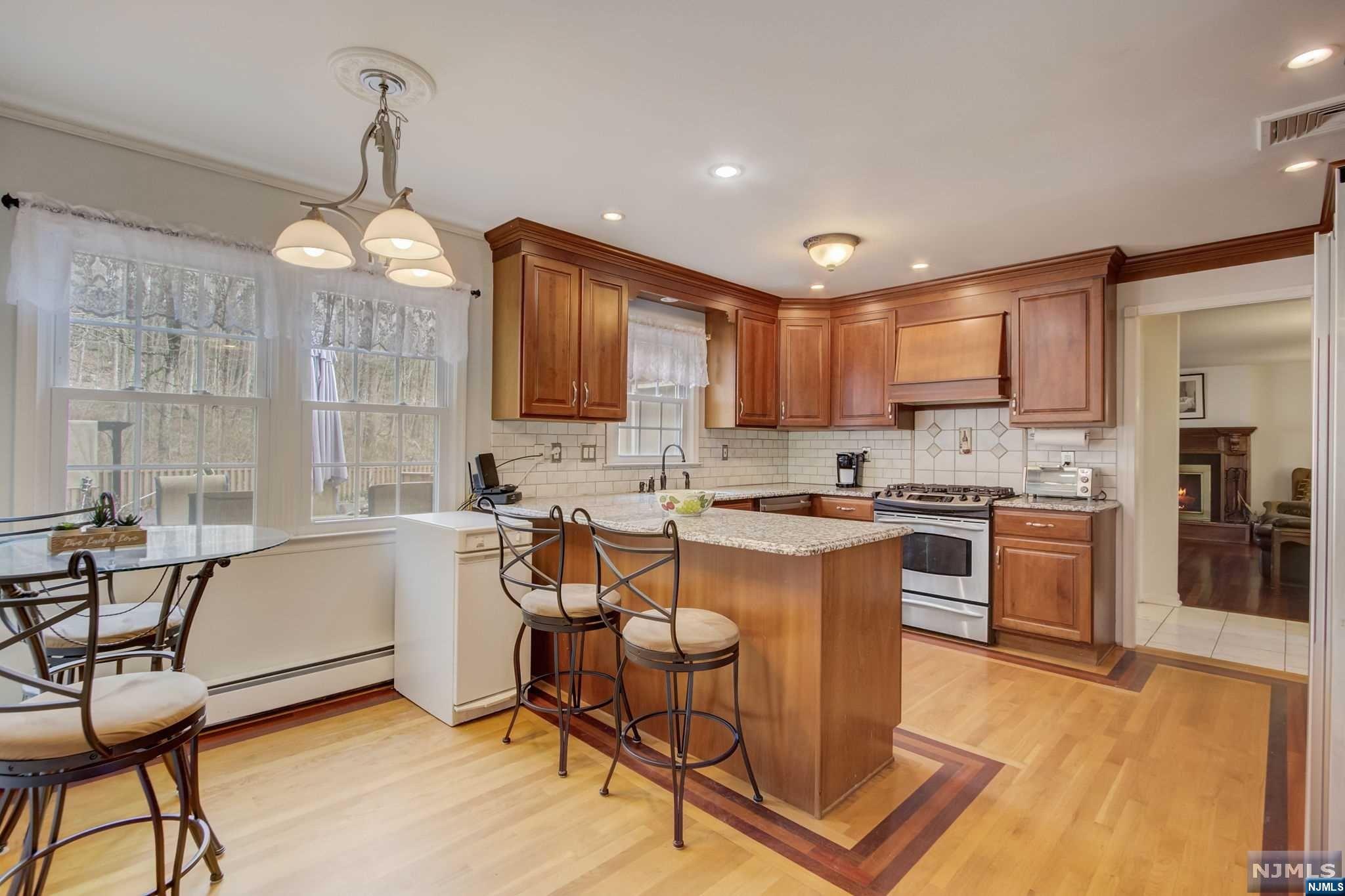 6 Sweetwater Lane