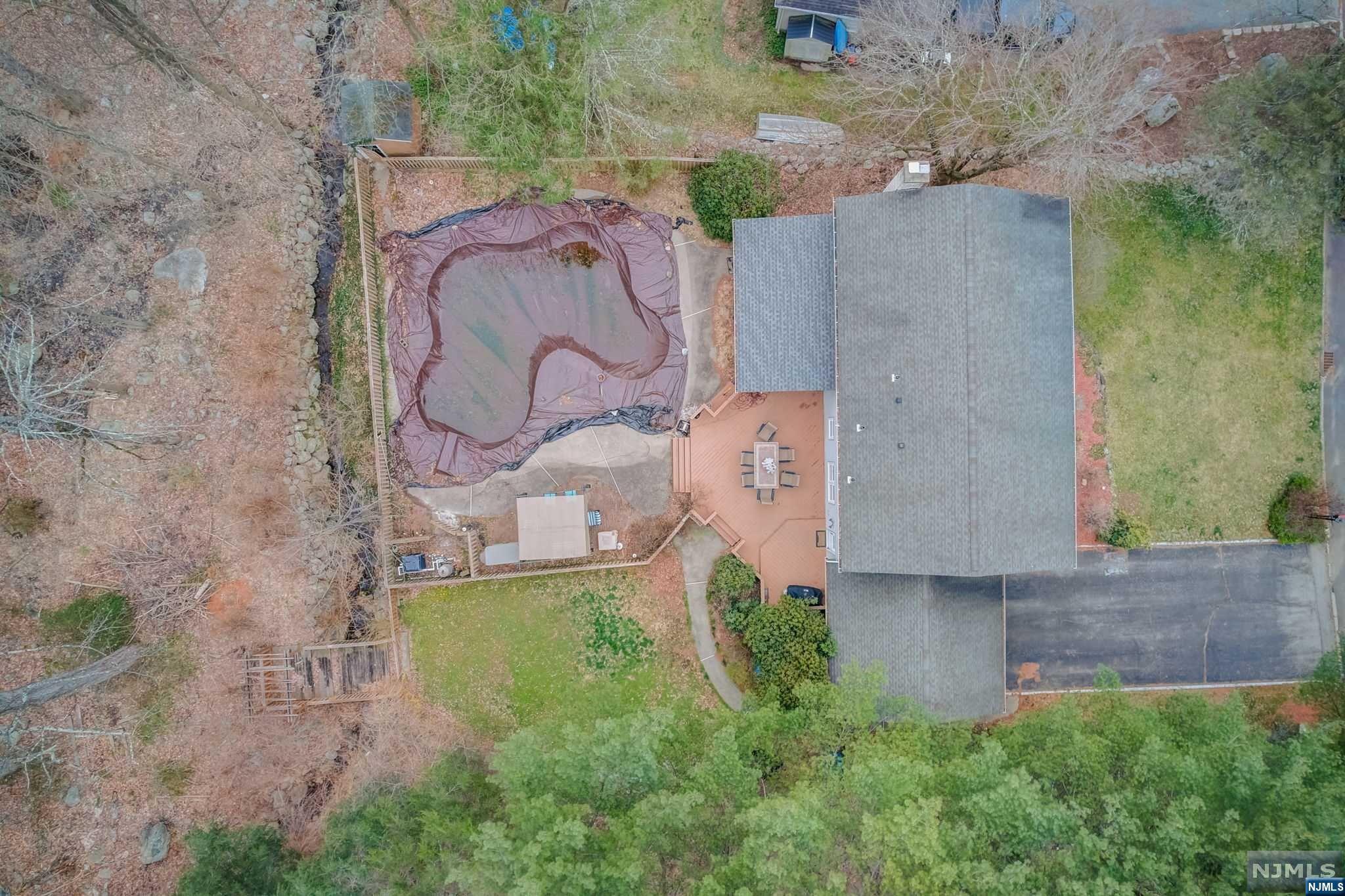 6 Sweetwater Lane