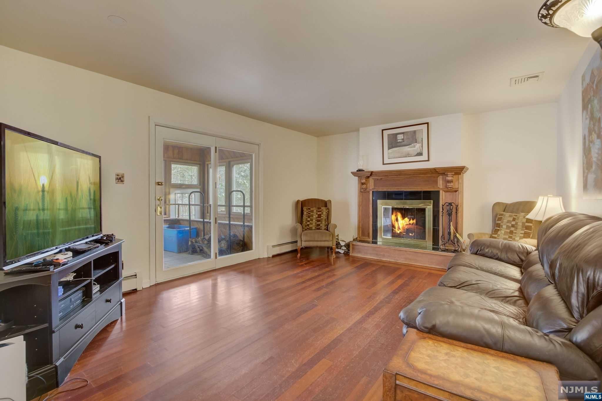 6 Sweetwater Lane