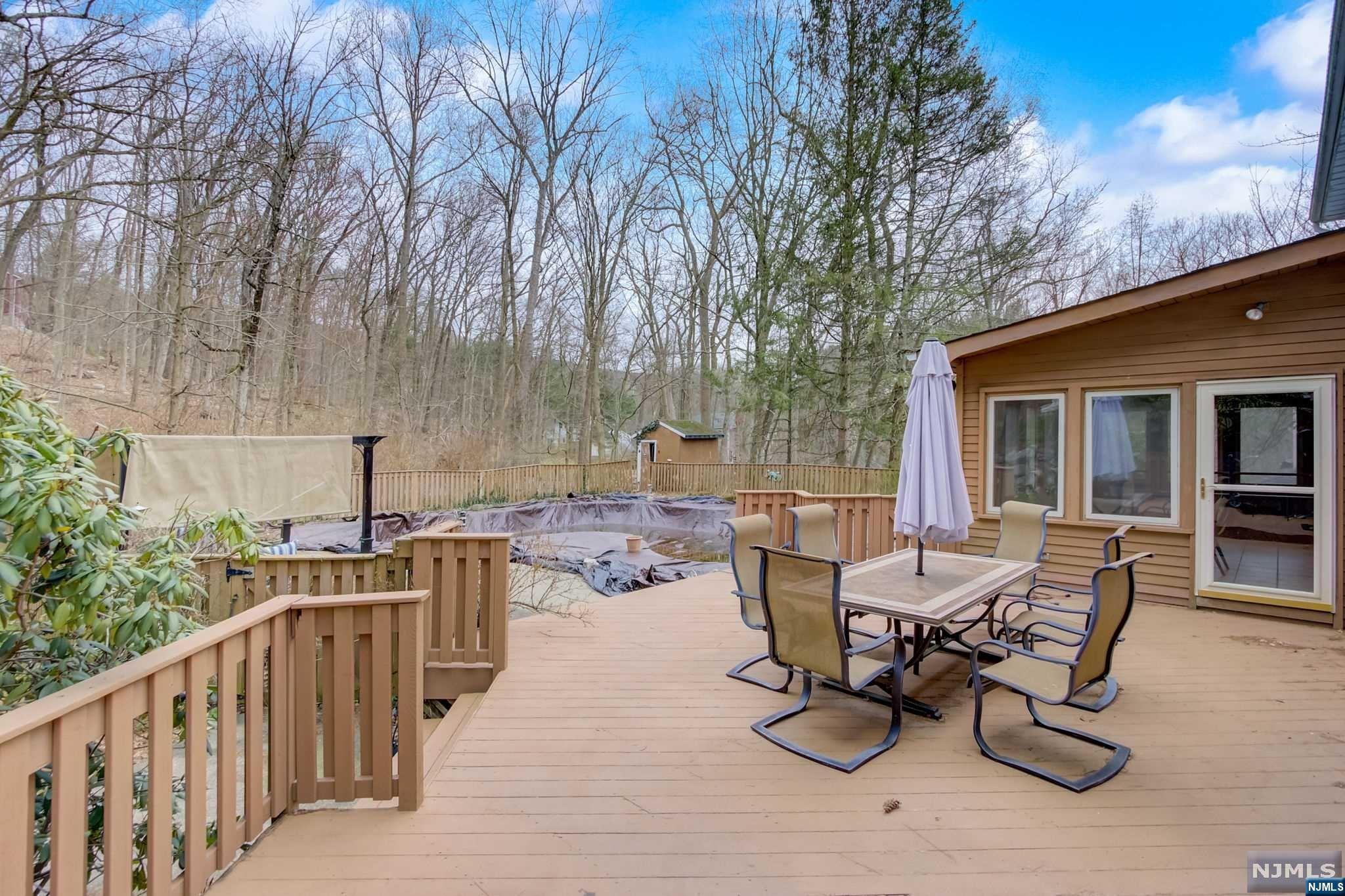 6 Sweetwater Lane