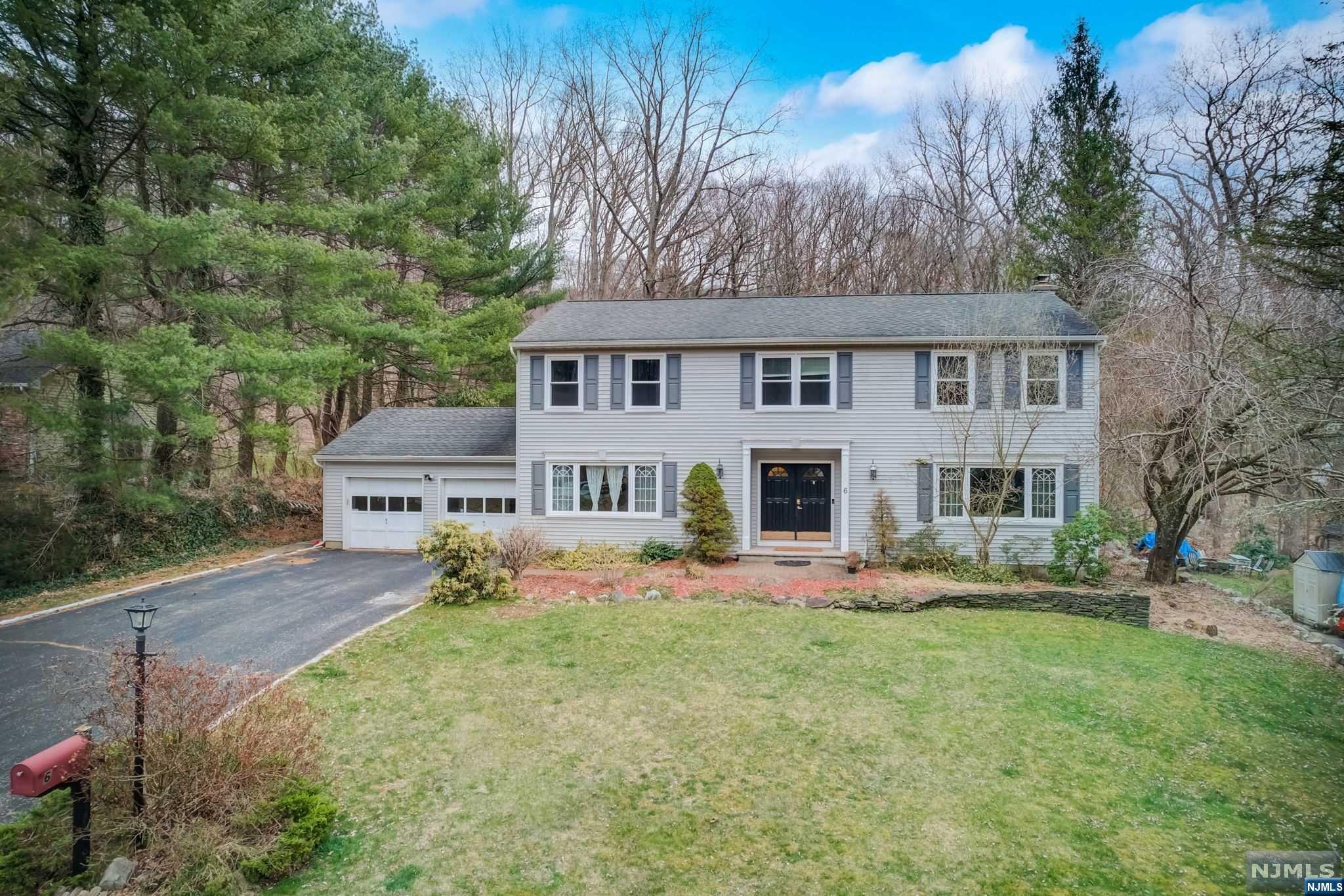 6 Sweetwater Lane