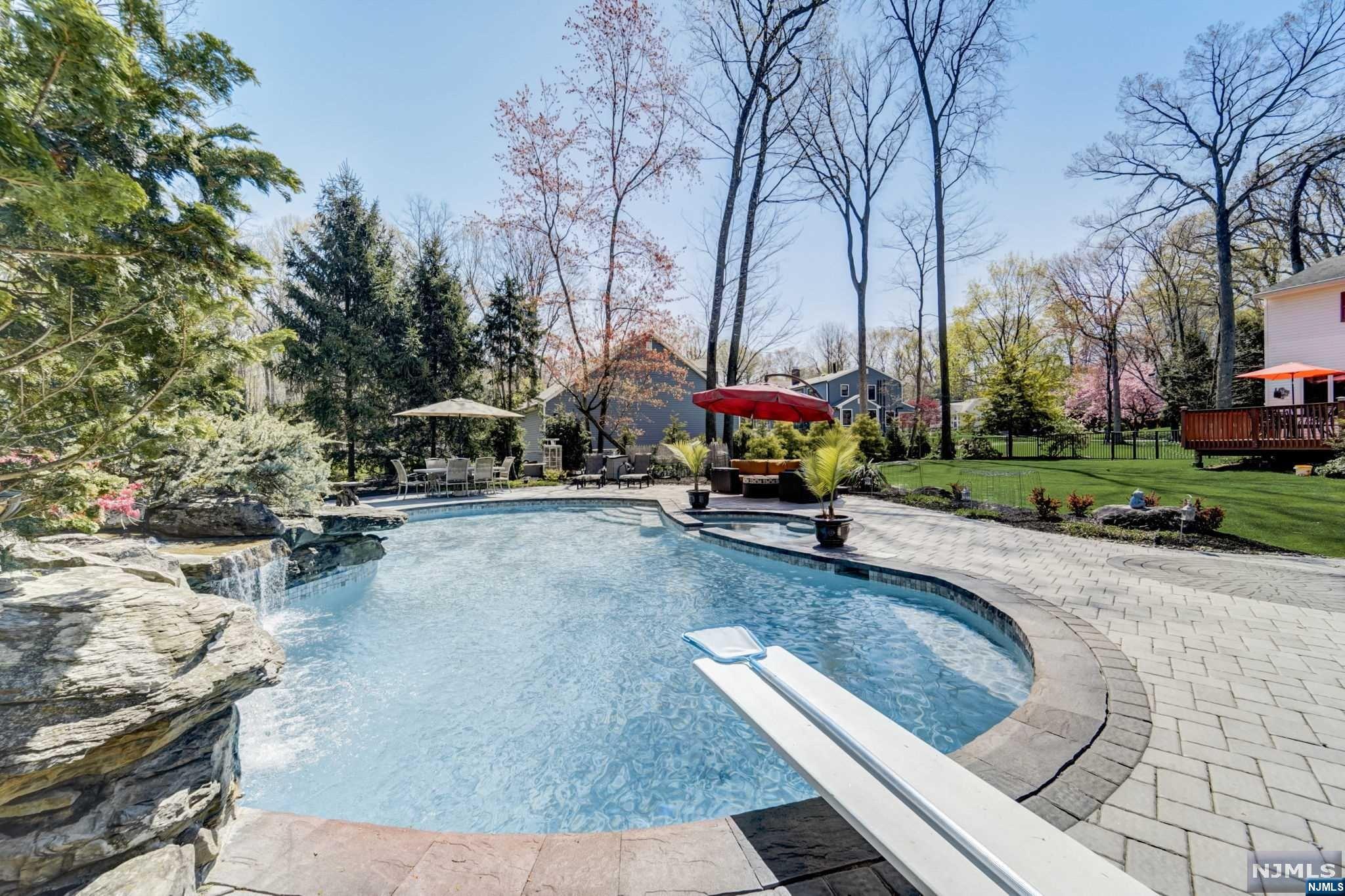 23 Deerfield Terrace