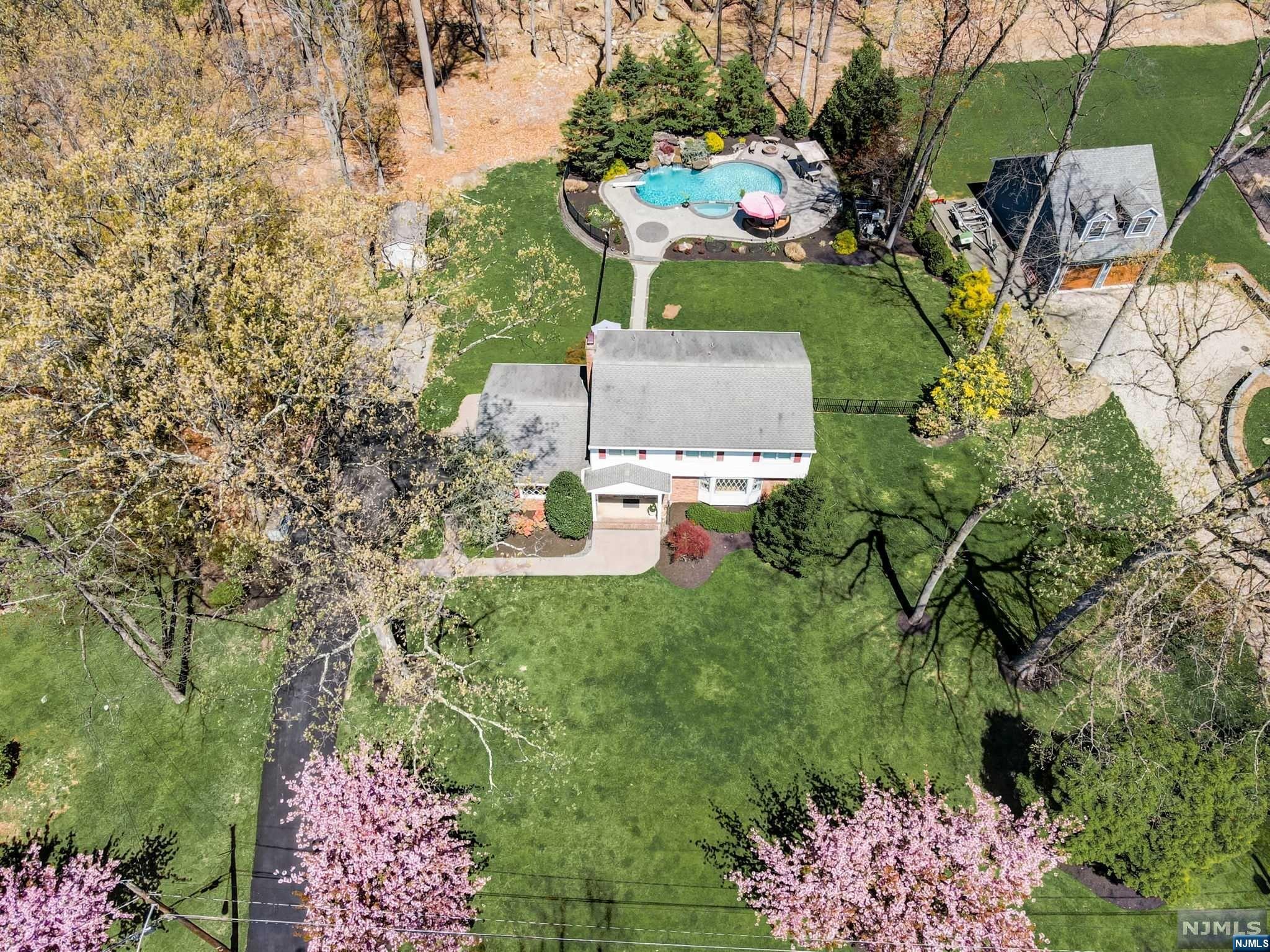 23 Deerfield Terrace