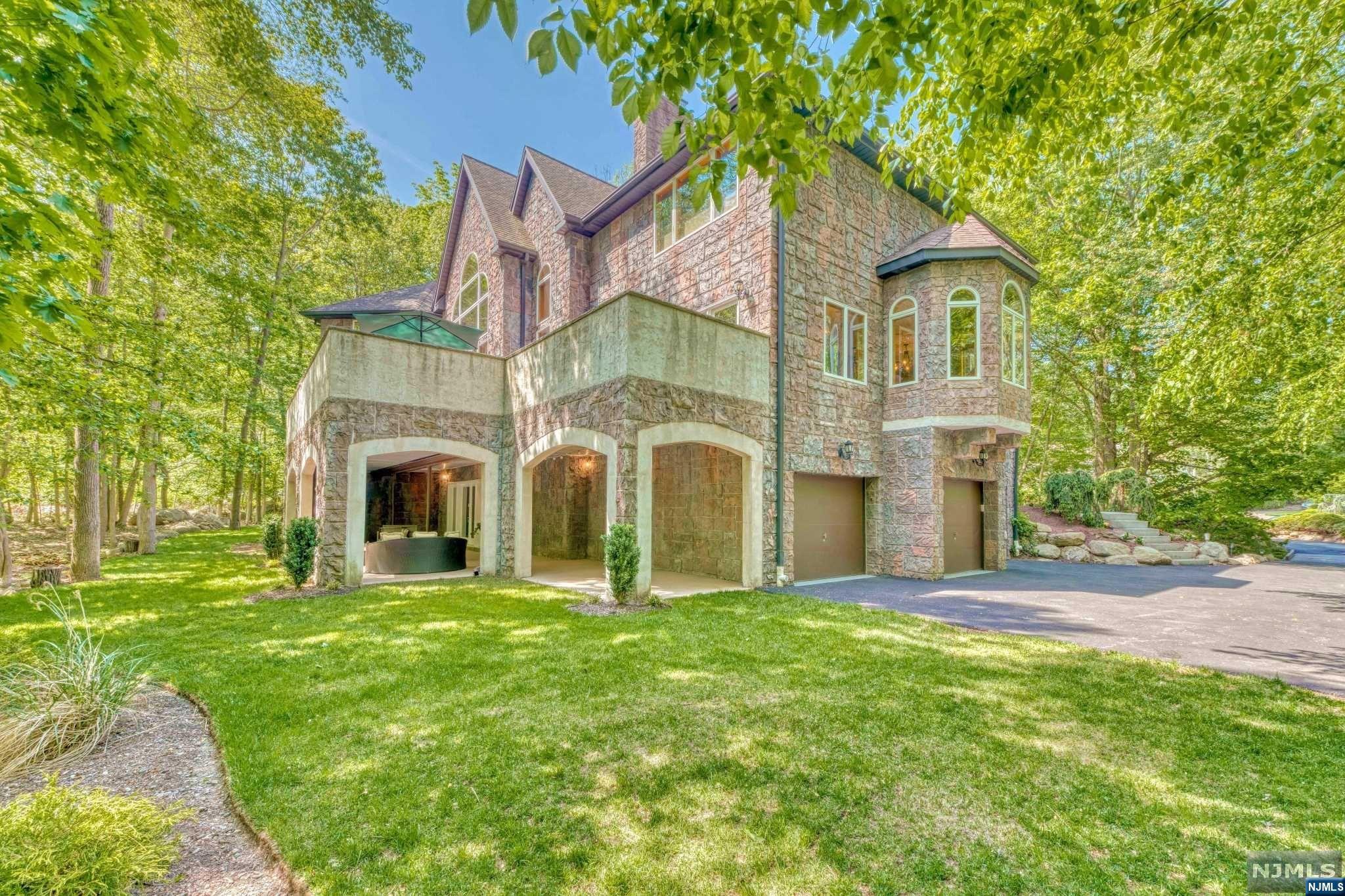 21 Surrey Lane
