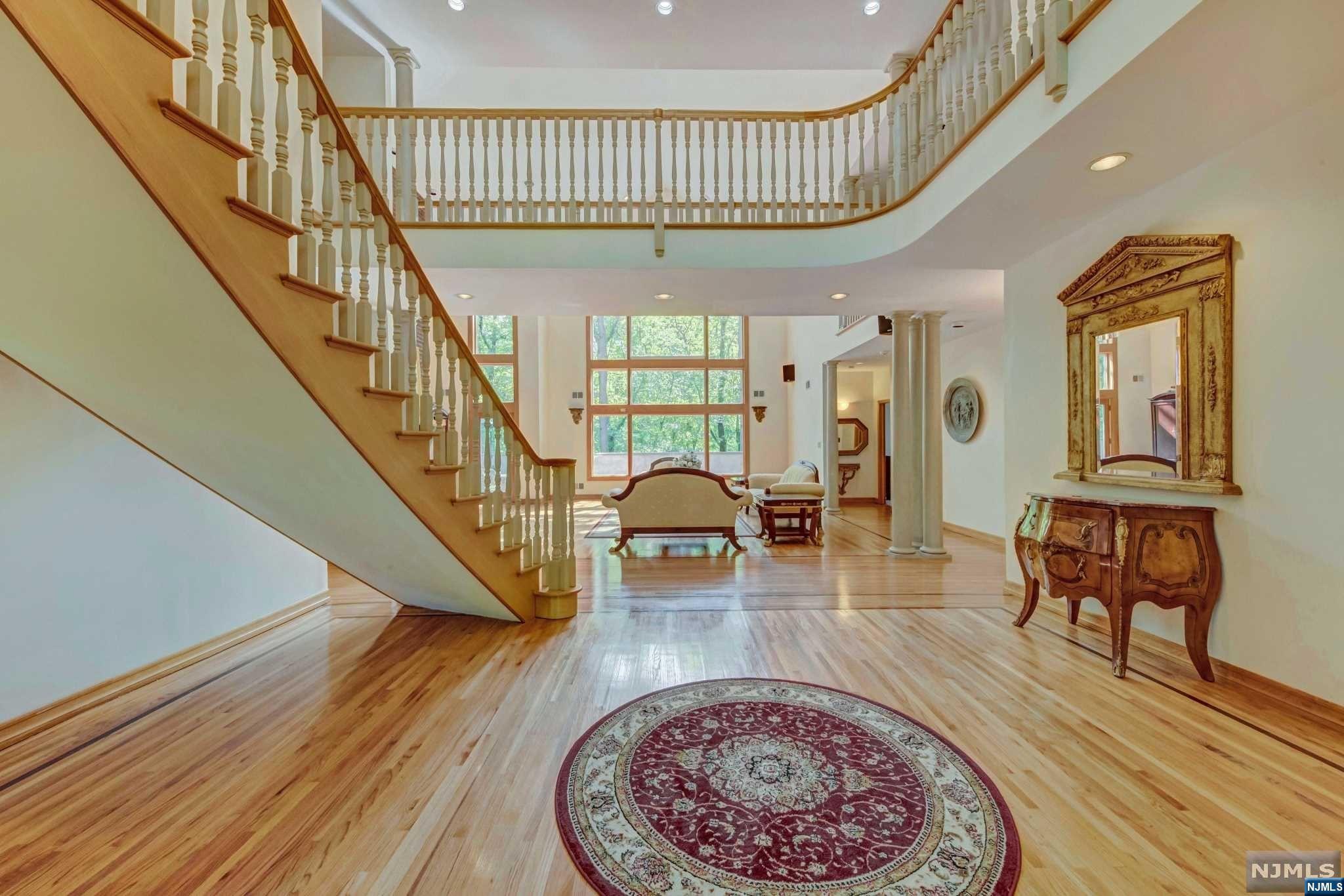 21 Surrey Lane